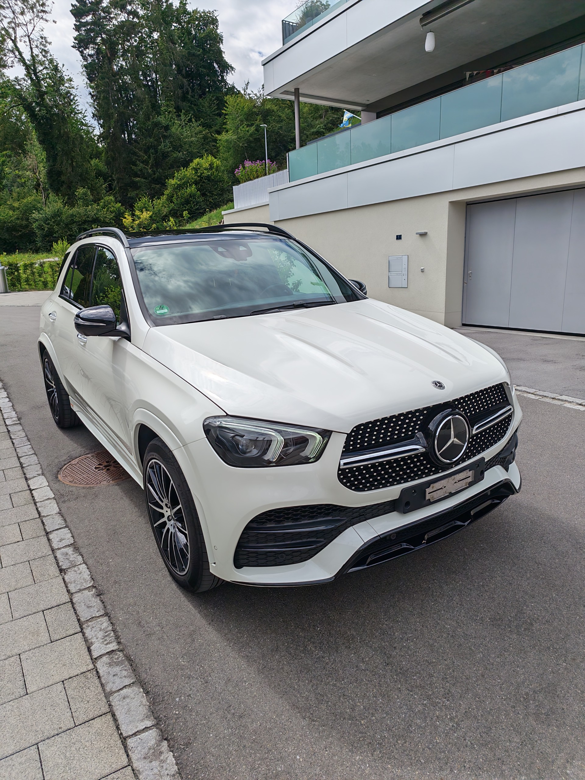 MERCEDES-BENZ GLE 400 d AMG Line 4matic-image-1
