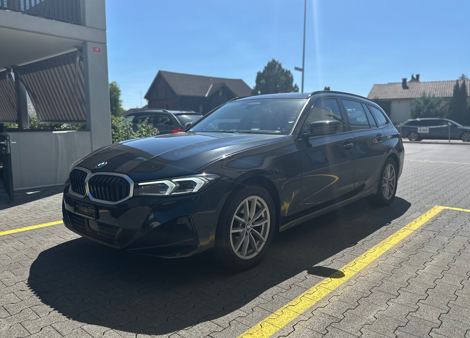 BMW 320d xDrive-image-1