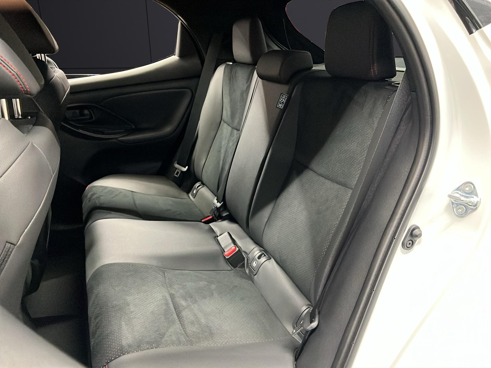 TOYOTA Yaris 1.5 VVT-i HSD GR Sport-image-9
