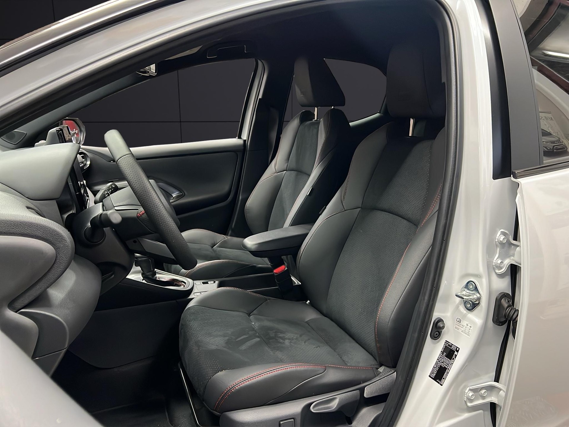 TOYOTA Yaris 1.5 VVT-i HSD GR Sport-image-8
