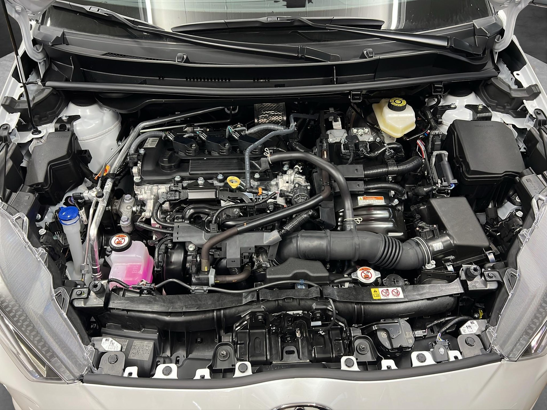 TOYOTA Yaris 1.5 VVT-i HSD GR Sport-image-15