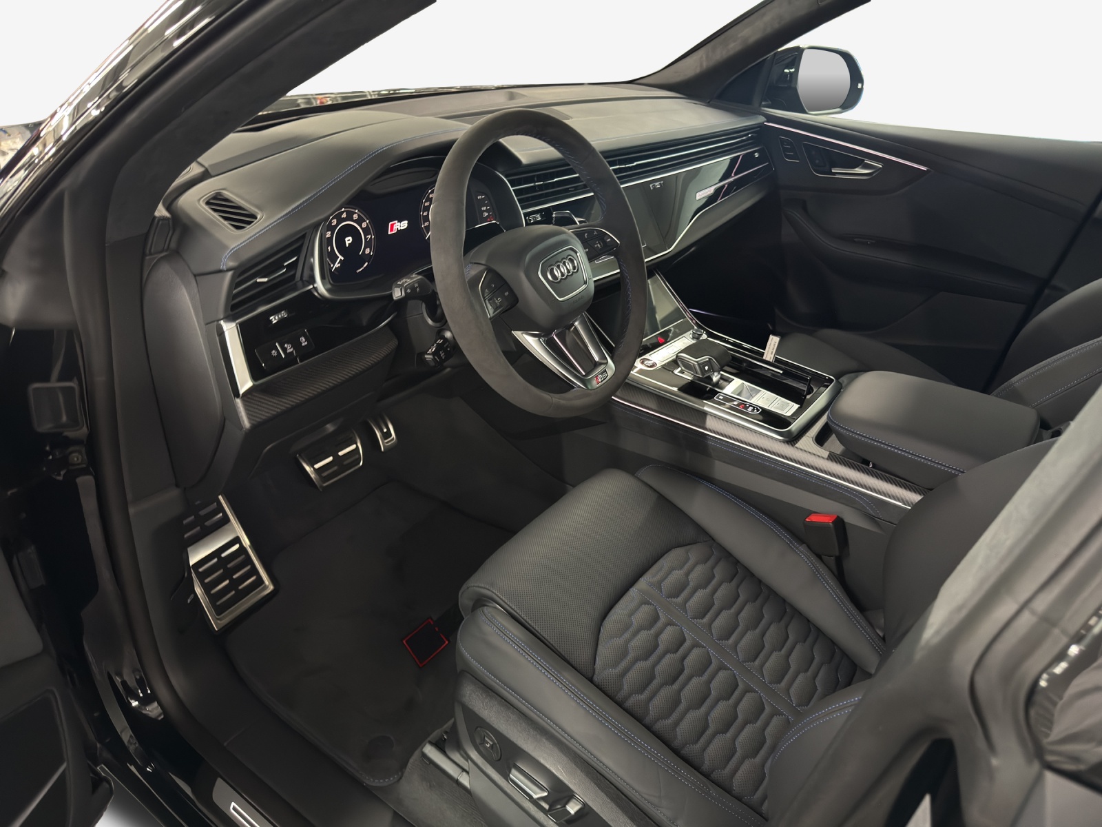 AUDI RSQ8 performance quattro-image-7