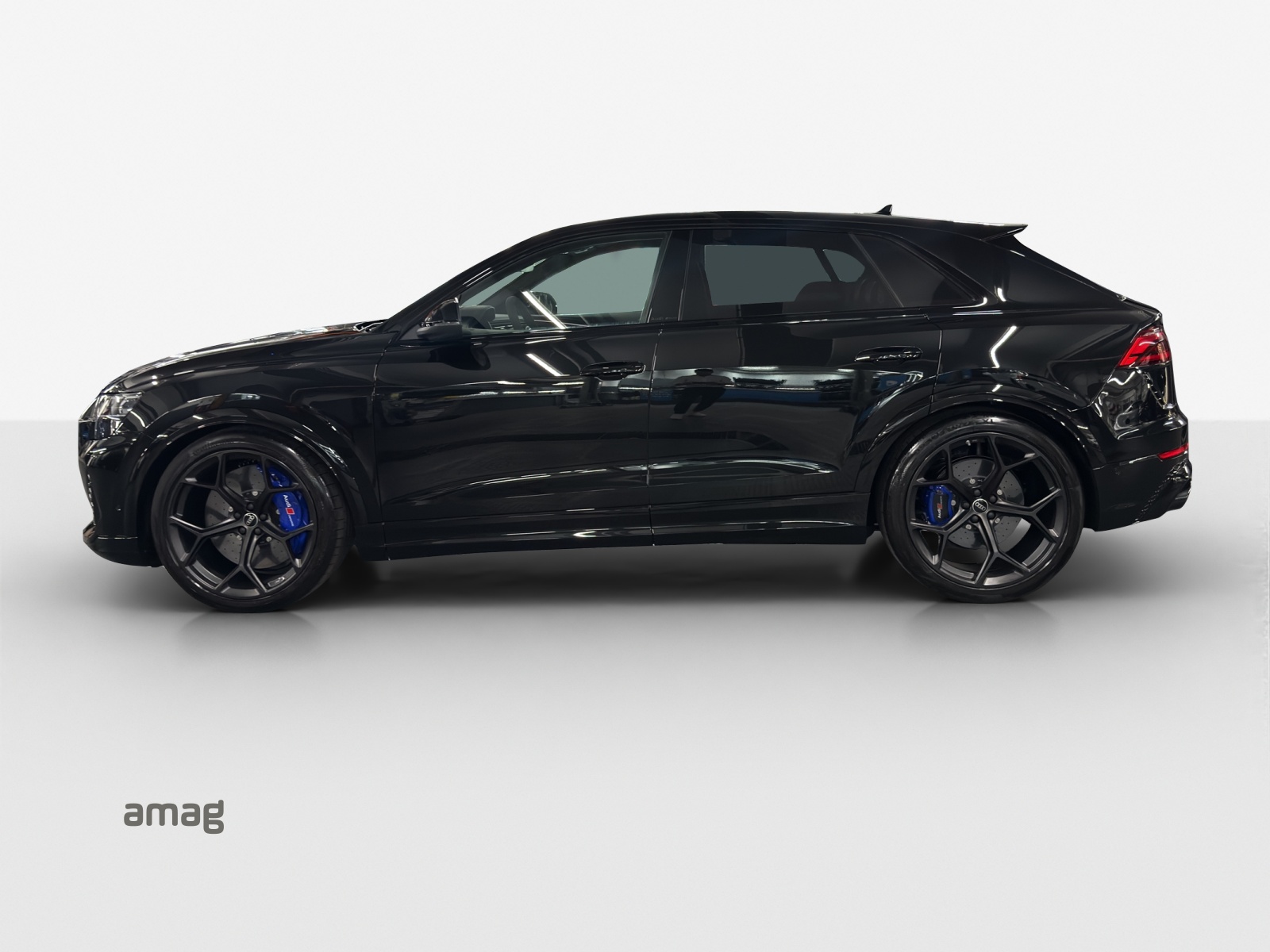 AUDI RSQ8 performance quattro-showroom-element-1