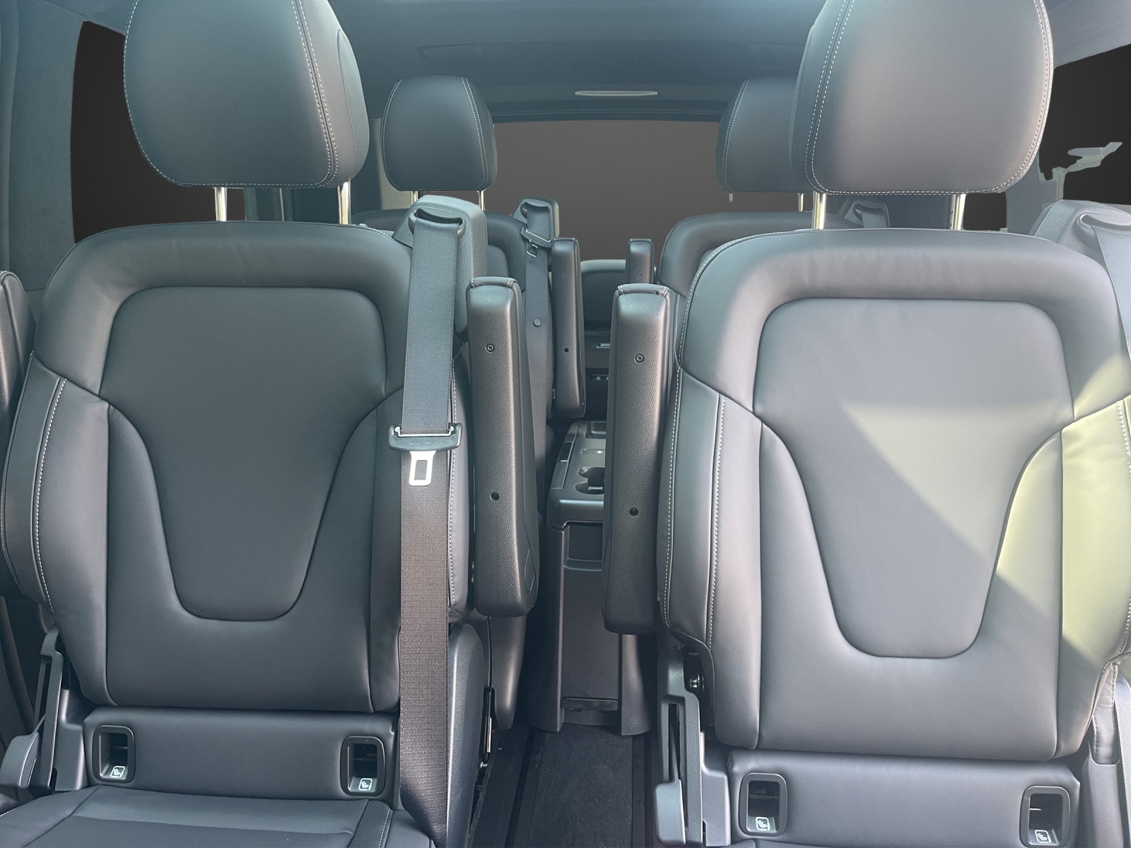 MERCEDES-BENZ V 300 d lang 4Matic Swiss Edition 9G-Tronic-image-11