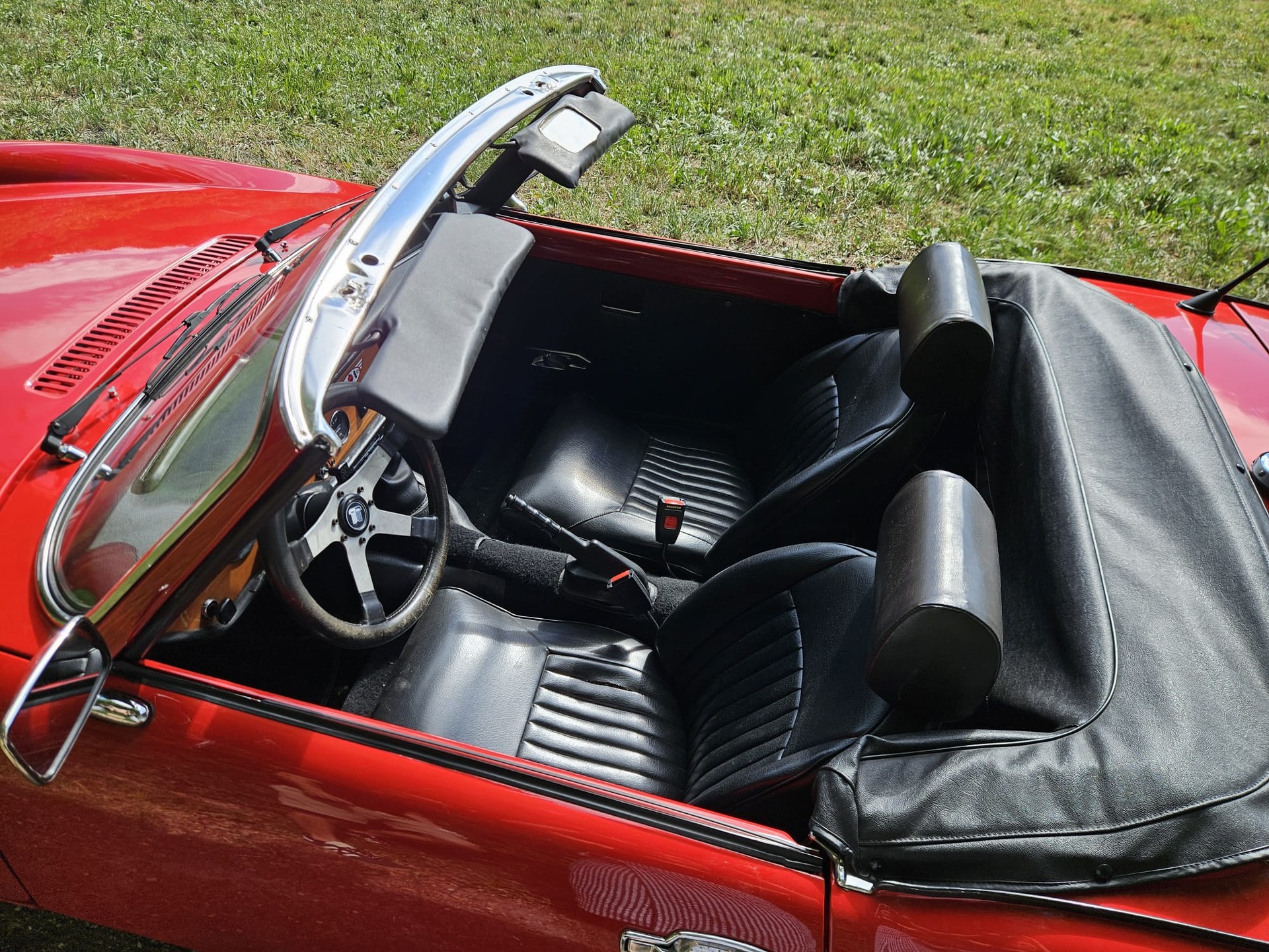 TRIUMPH Spitfire IV-image-8
