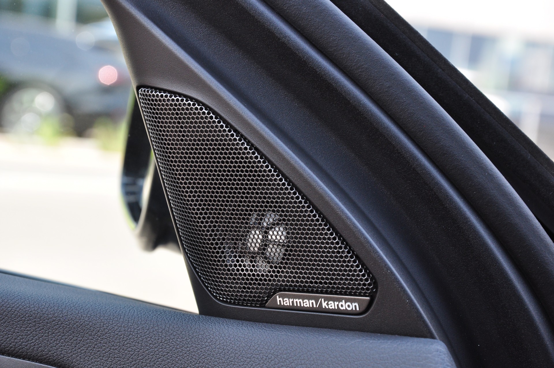 BMW M135i xDrive M Sport Pro Steptronic-image-22