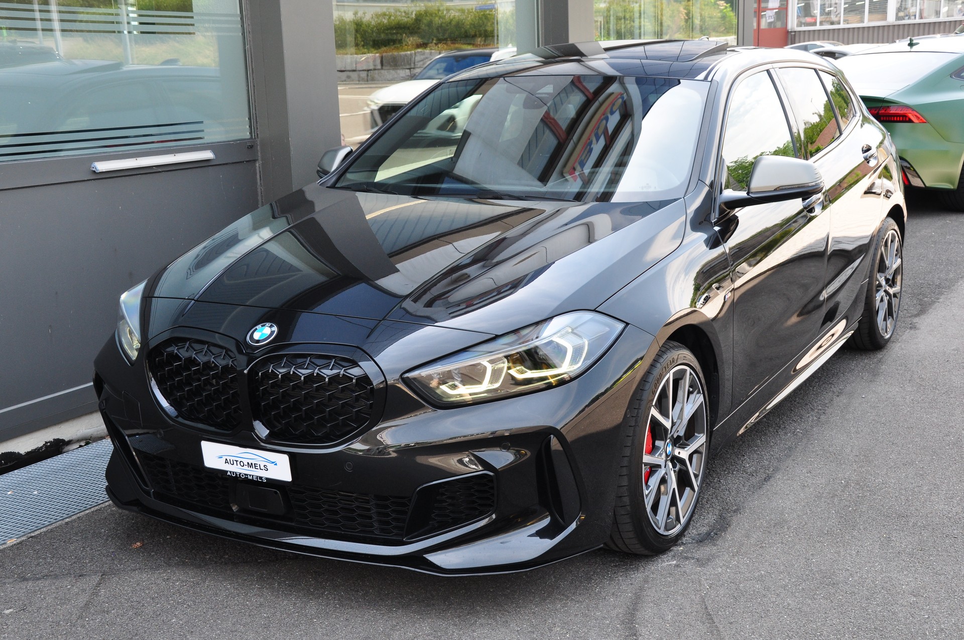BMW M135i xDrive M Sport Pro Steptronic-image-1