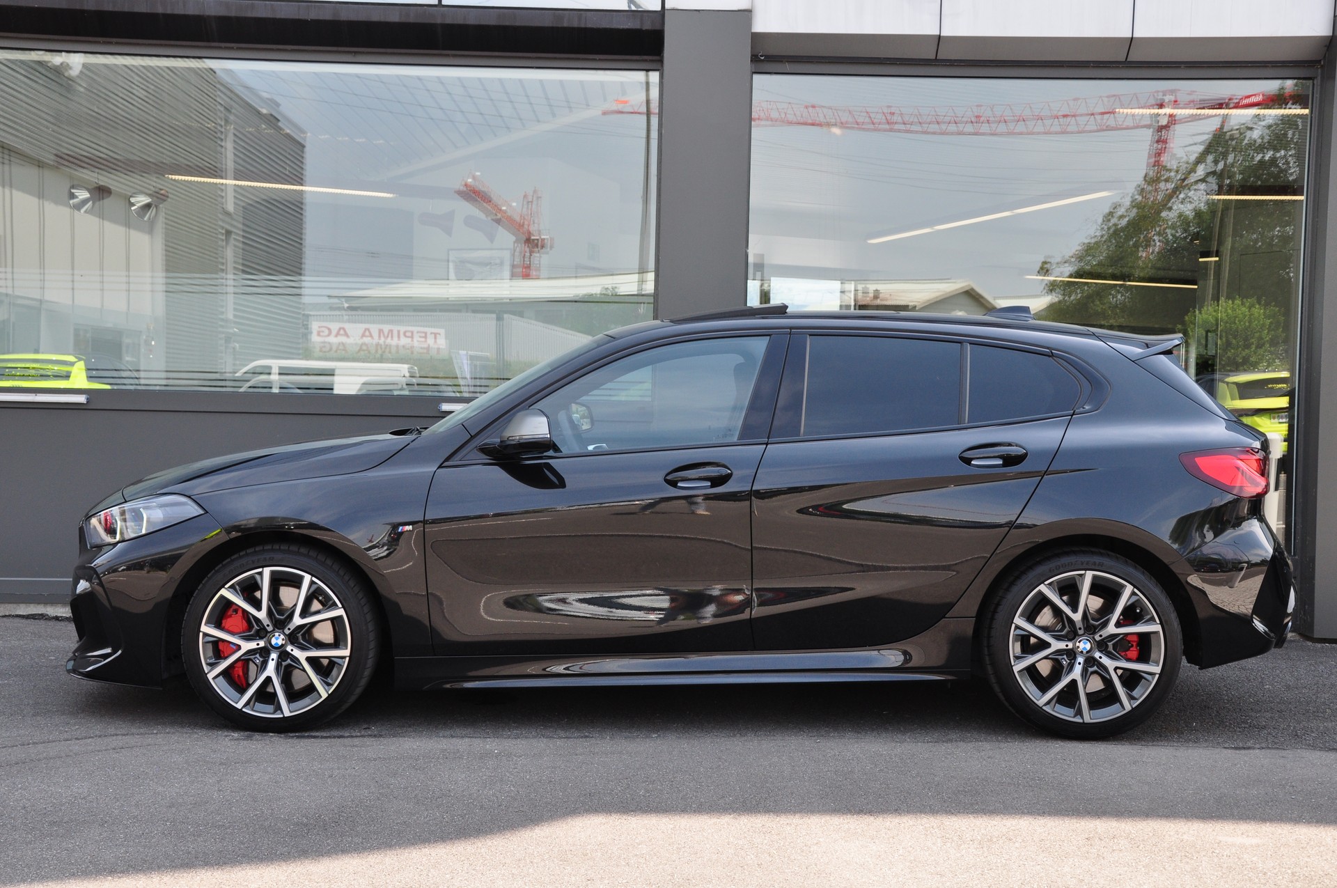 BMW M135i xDrive M Sport Pro Steptronic-image-4