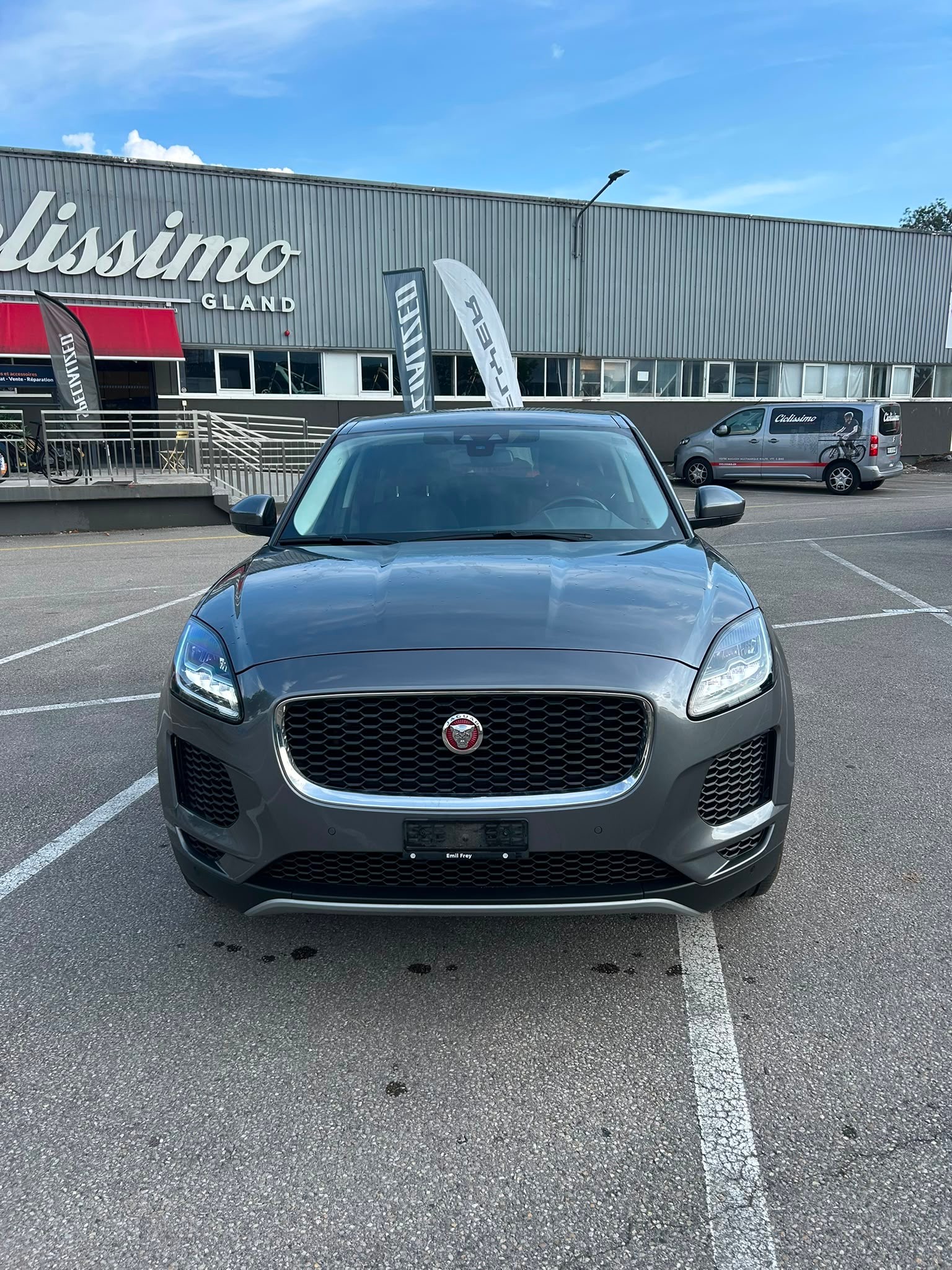 JAGUAR E-Pace 2.0 P200 AWD Automatik-image-0