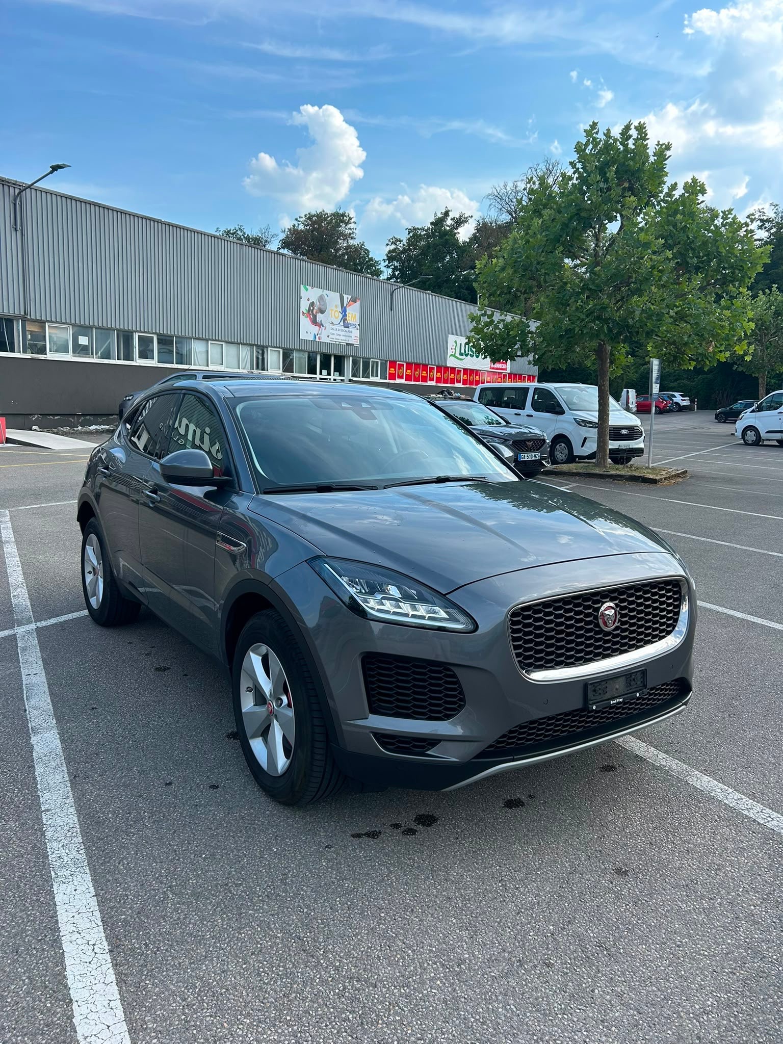 JAGUAR E-Pace 2.0 P200 AWD Automatik-image-4