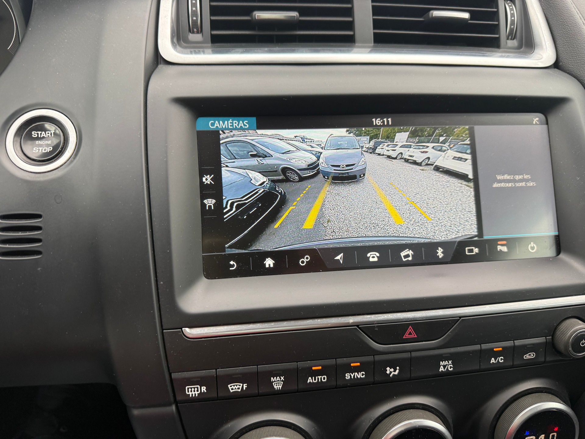 JAGUAR E-Pace 2.0 P200 AWD Automatik-image-14
