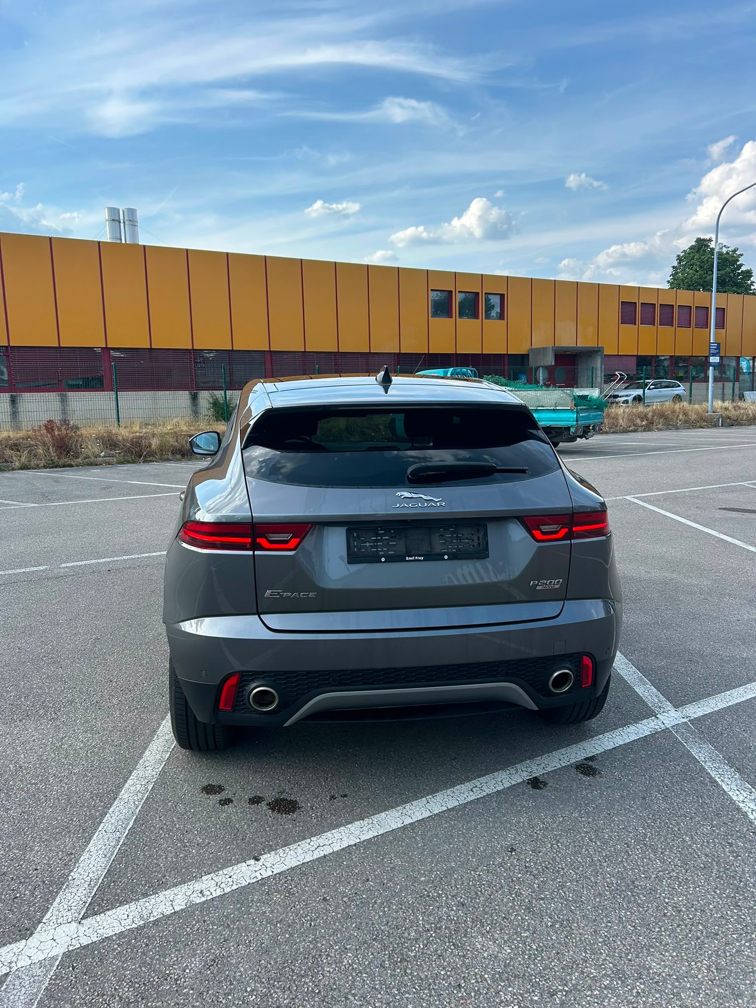 JAGUAR E-Pace 2.0 P200 AWD Automatik-image-2