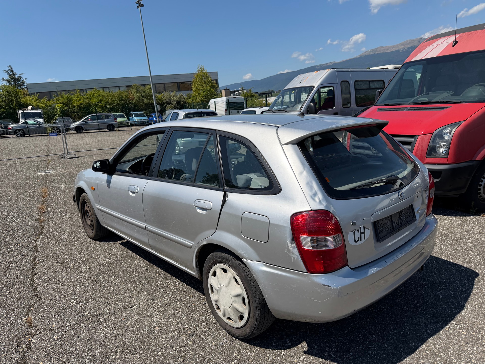 MAZDA 323 F 2.0i-16V-image-7