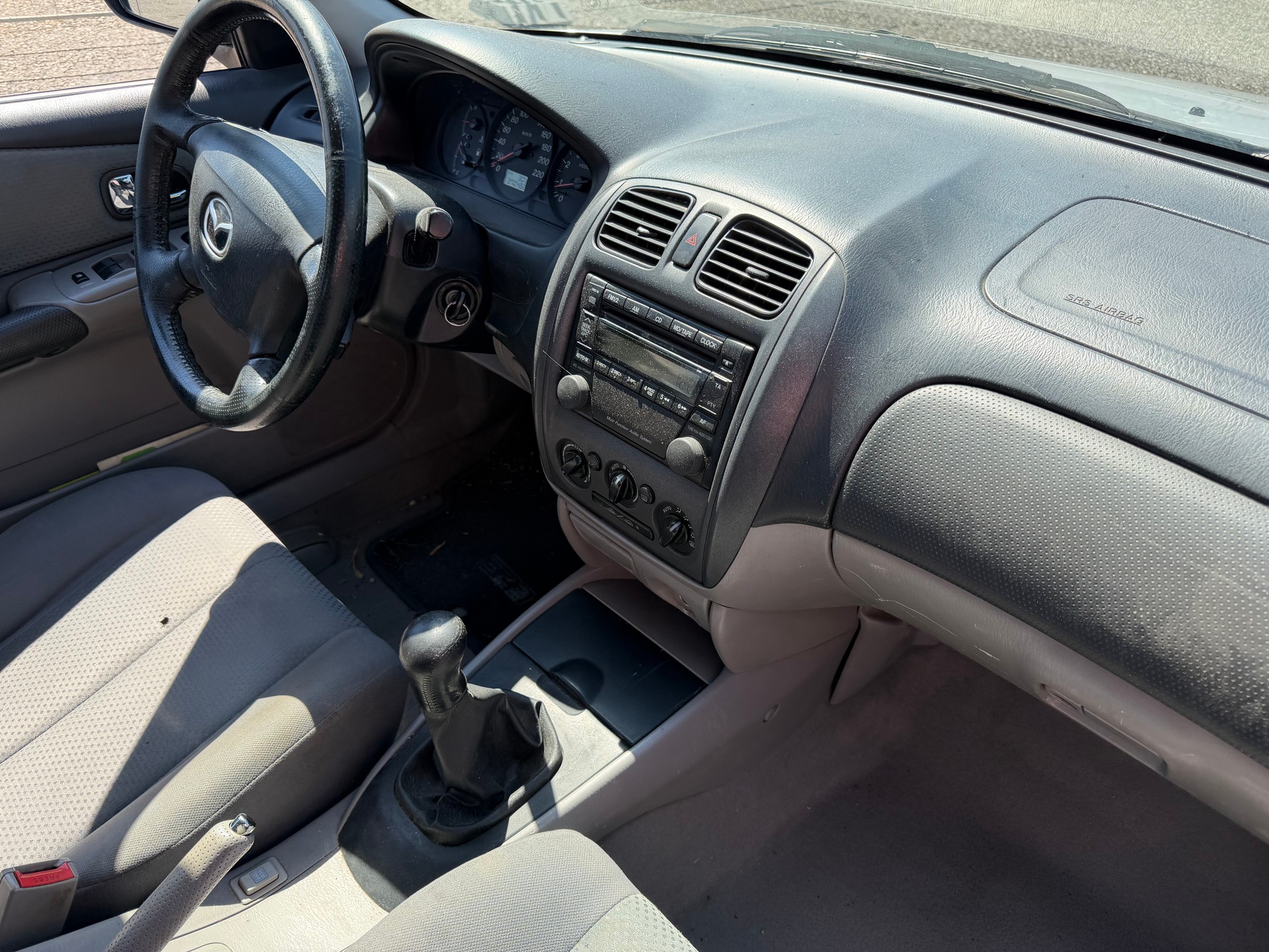 MAZDA 323 F 2.0i-16V-image-4