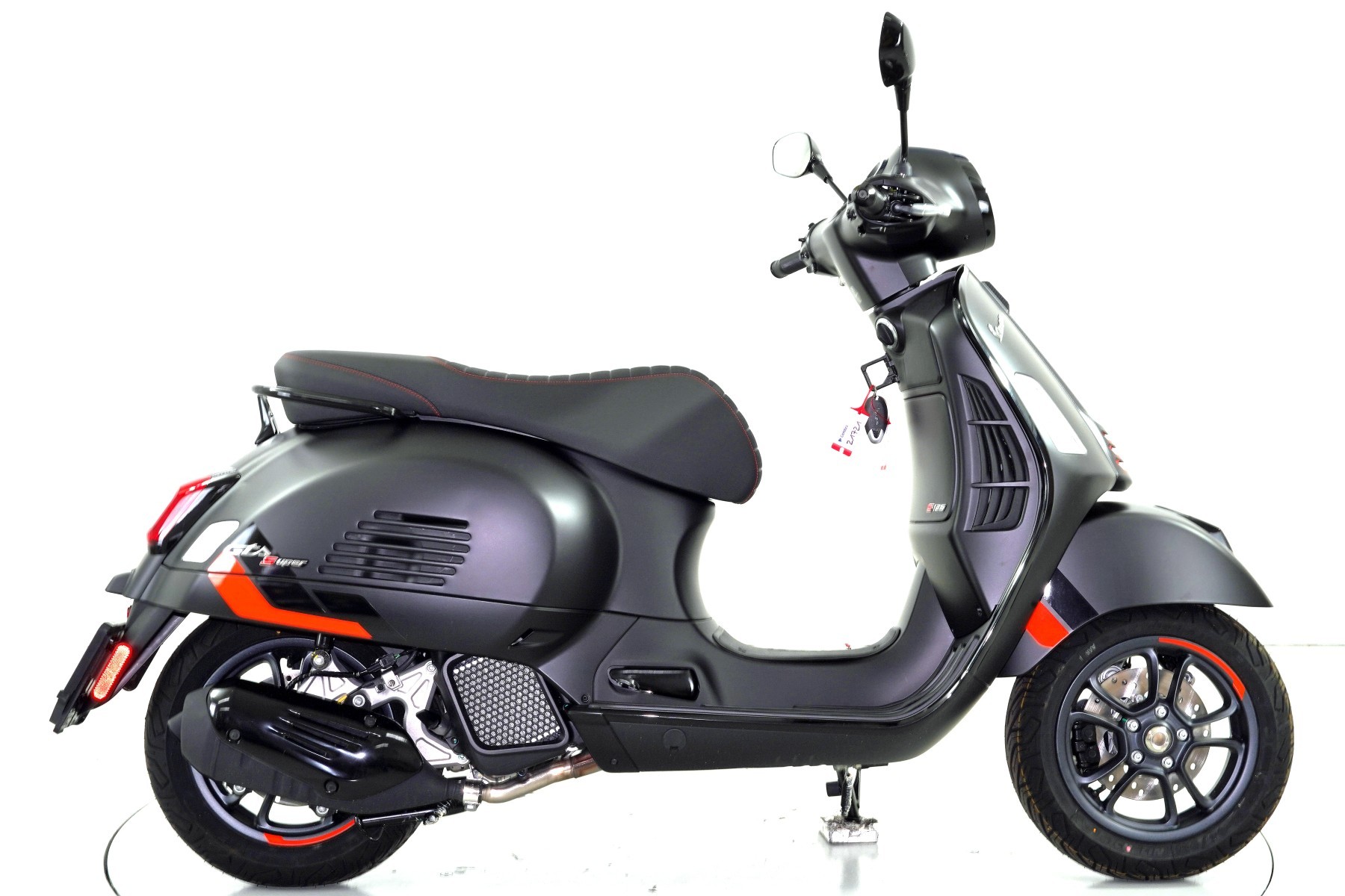 PIAGGIO Vespa GTS 125 Super Sport ABS-showroom-element-3