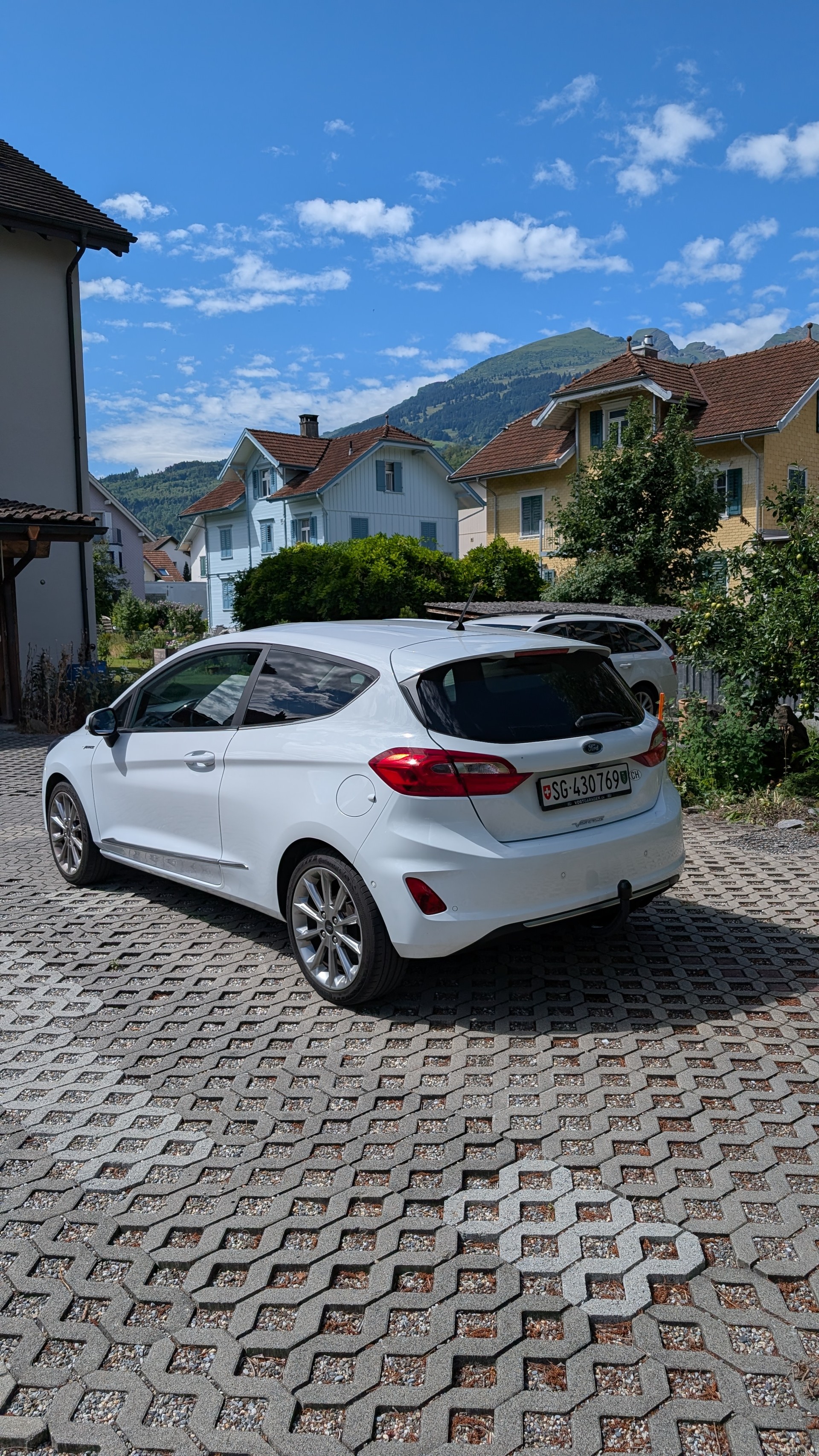 FORD 1.0 EcoB Vignale-image-2