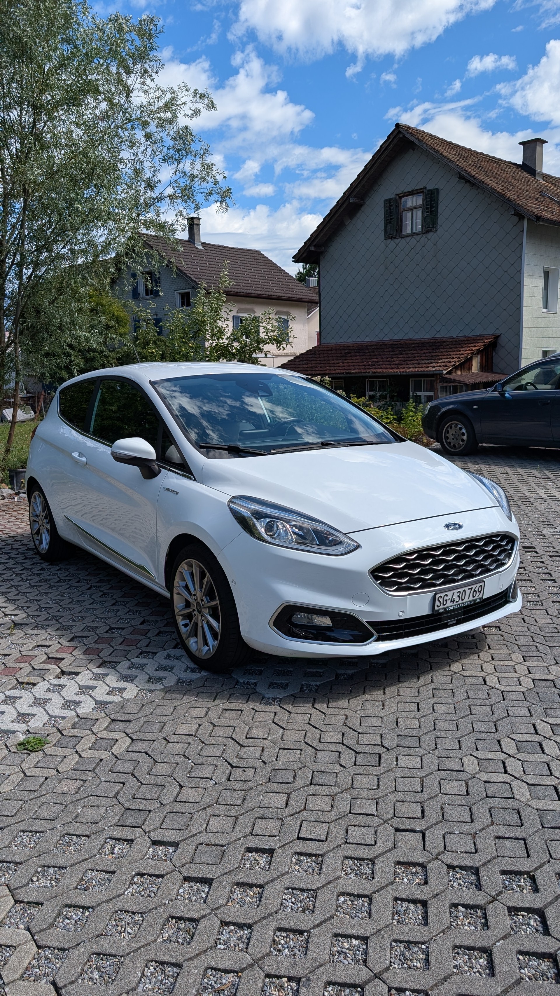 FORD 1.0 EcoB Vignale-image-0