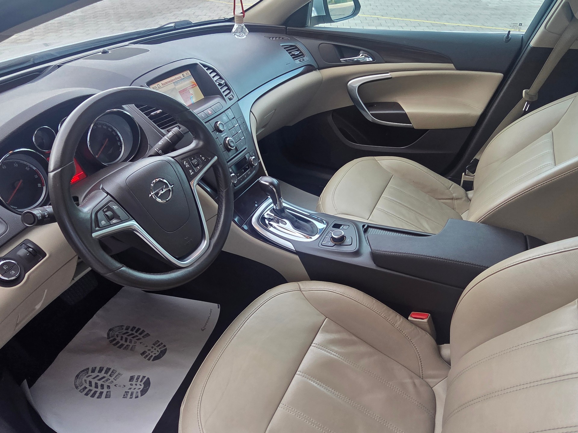 OPEL Insignia 2.0 Turbo Sport Automatic-image-10