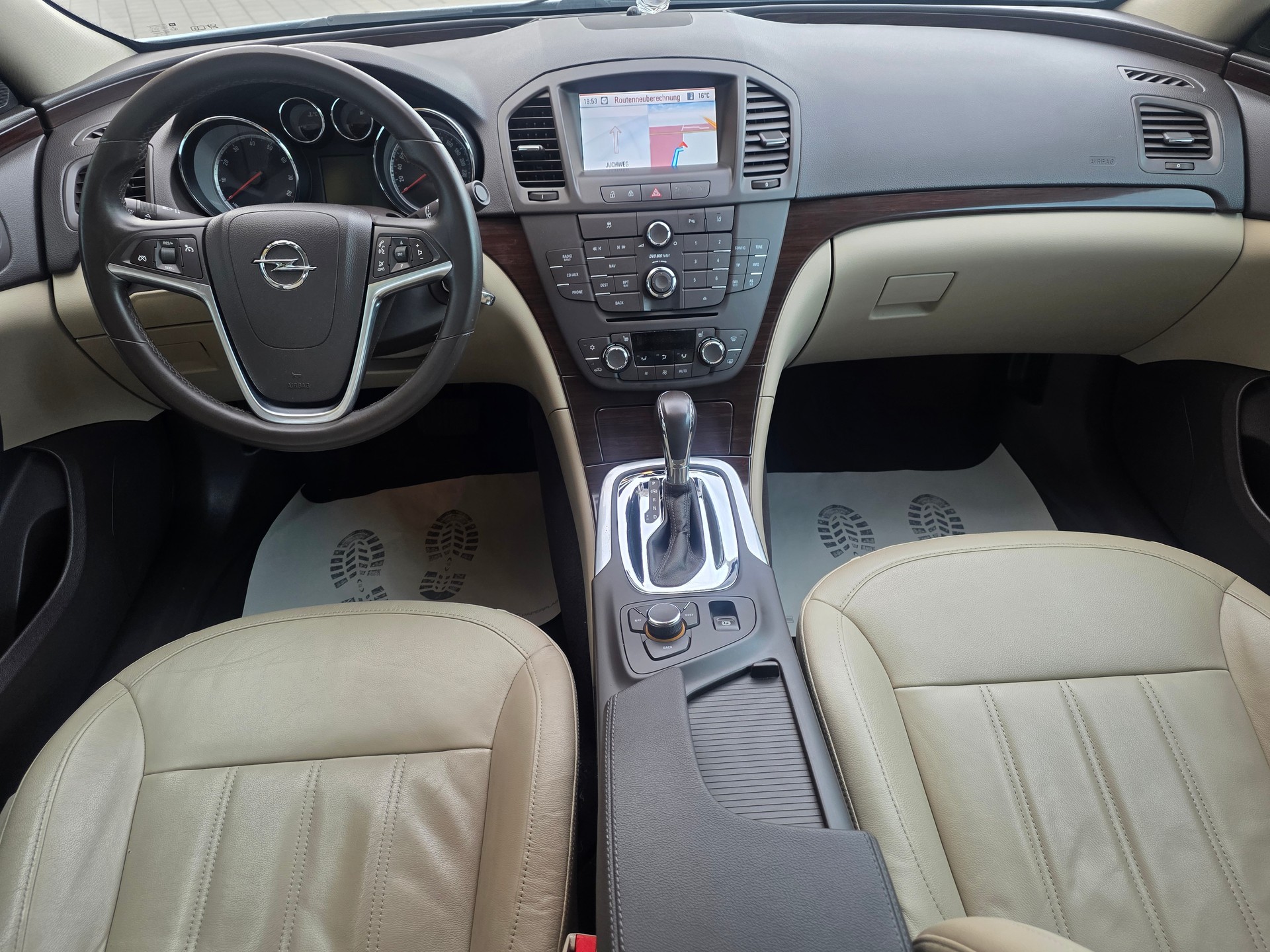 OPEL Insignia 2.0 Turbo Sport Automatic-image-9