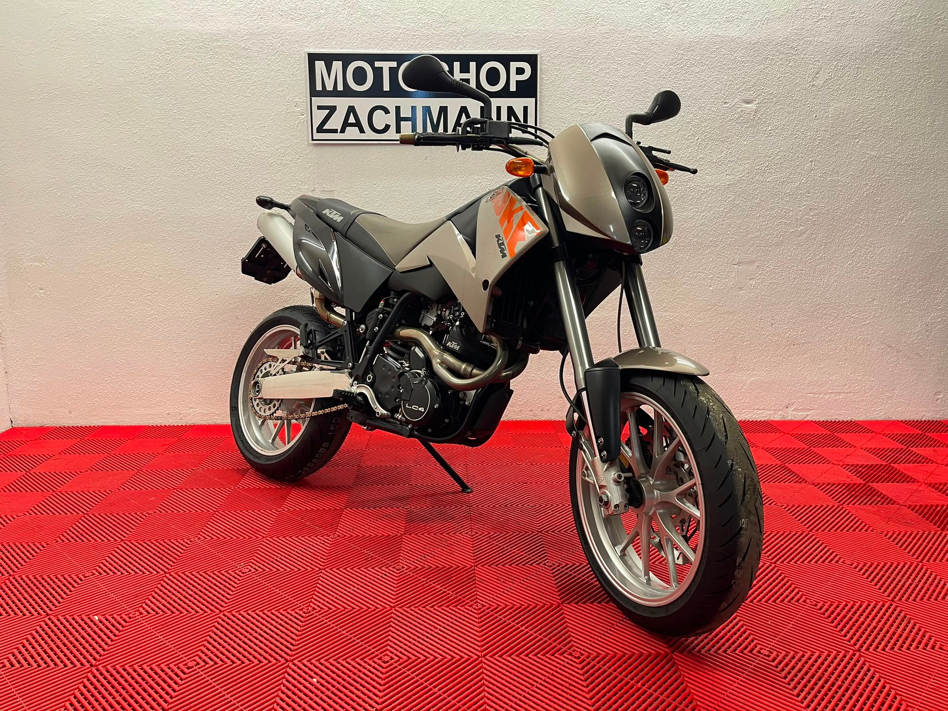 KTM 640 Duke-E II-showroom-element-1