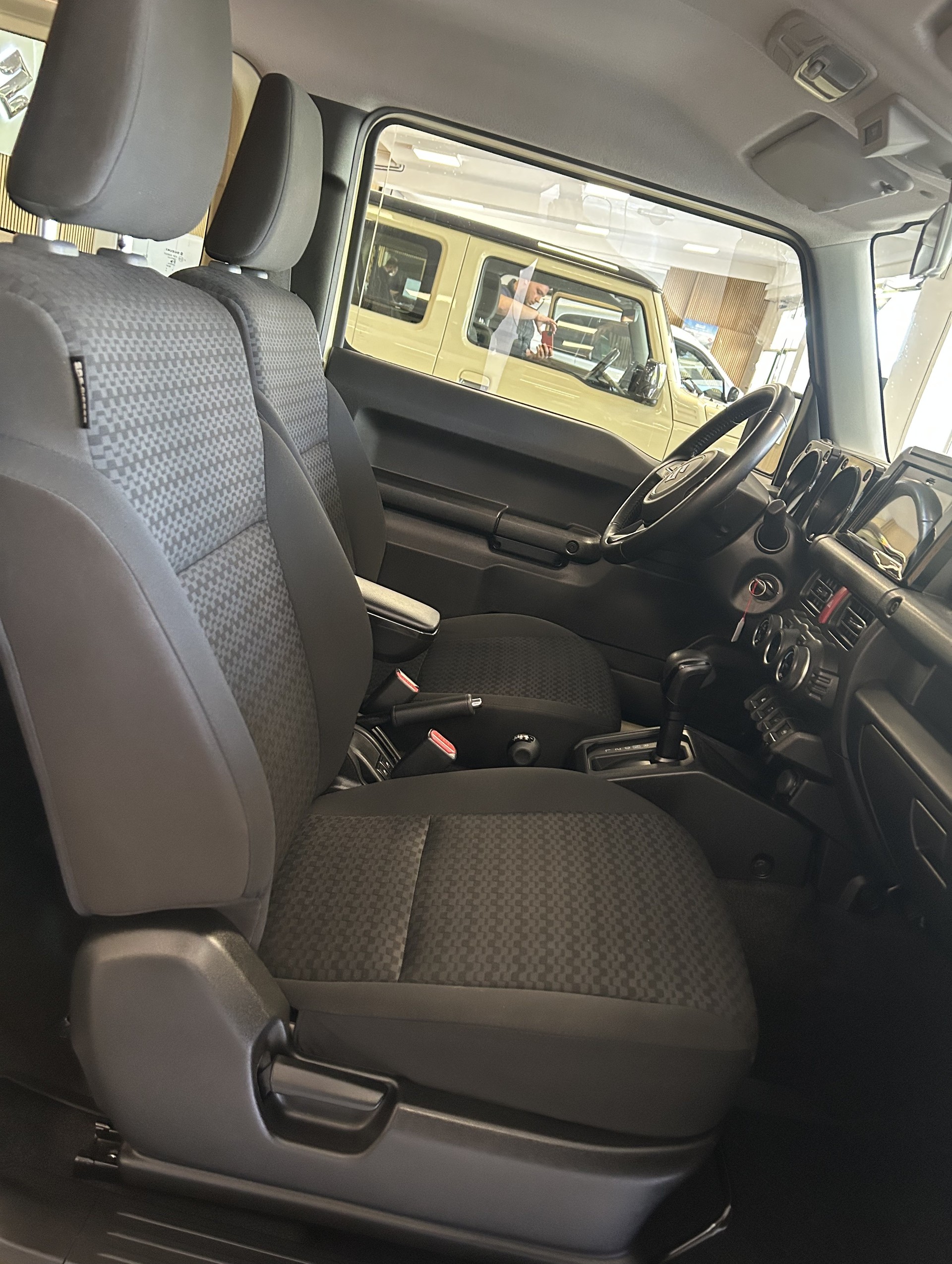 SUZUKI Jimny 1.5 Compact Top Automatique 4 Place/4Platz-image-13
