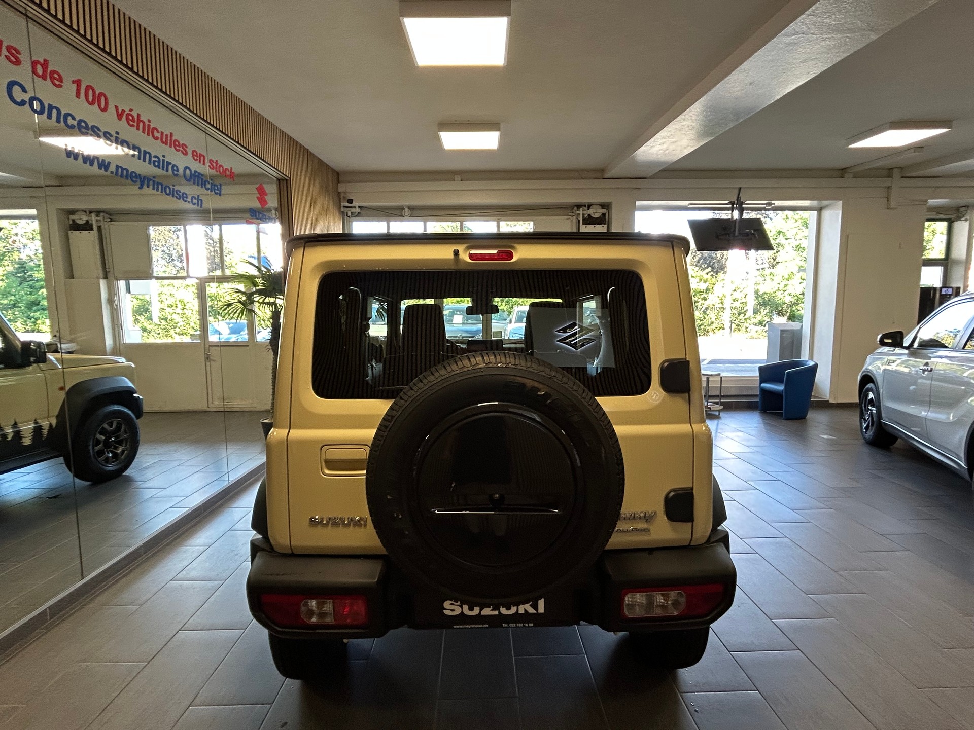 SUZUKI Jimny 1.5 Compact Top Automatique 4 Place/4Platz-image-5
