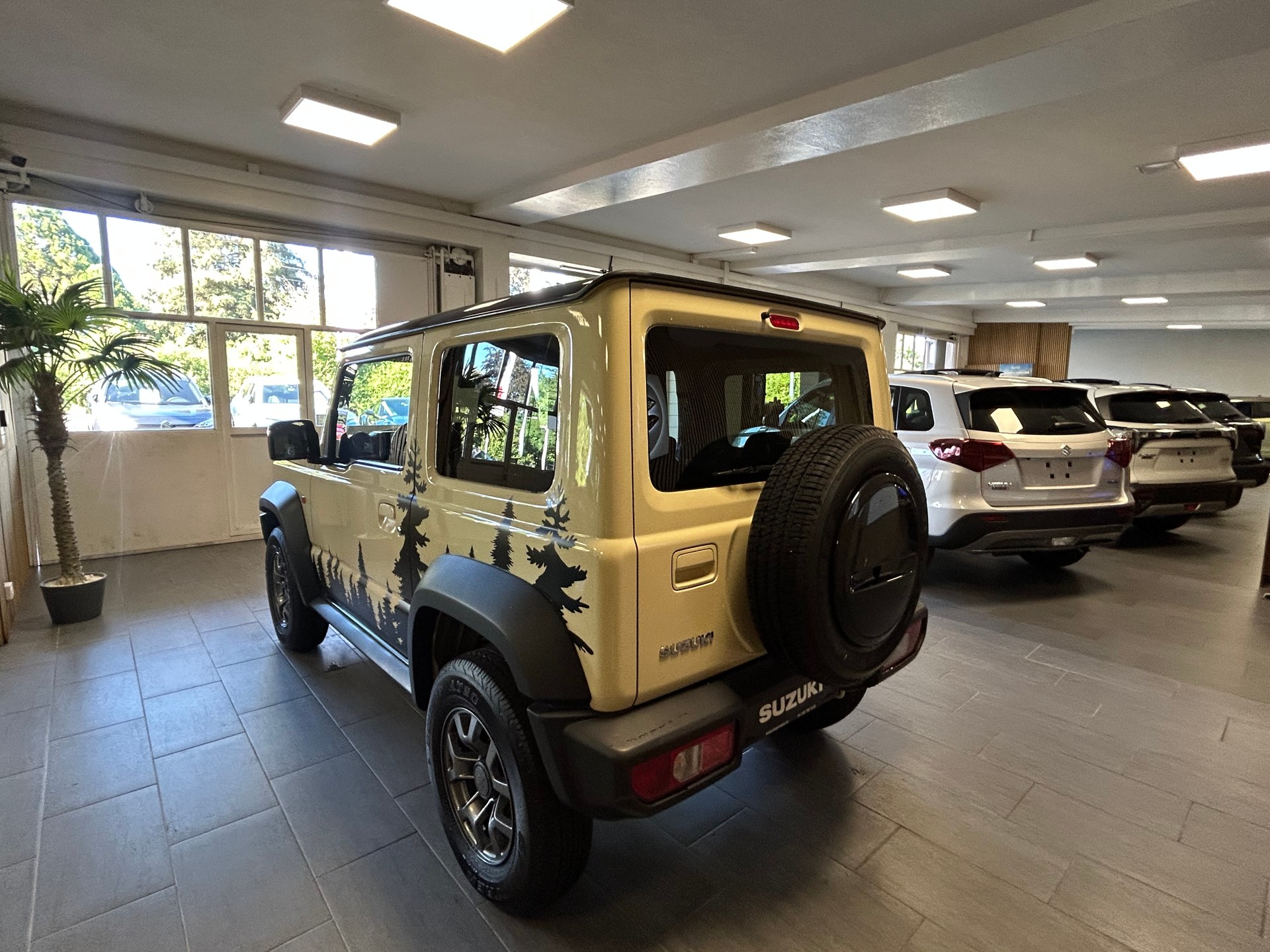 SUZUKI Jimny 1.5 Compact Top Automatique 4 Place/4Platz-image-4