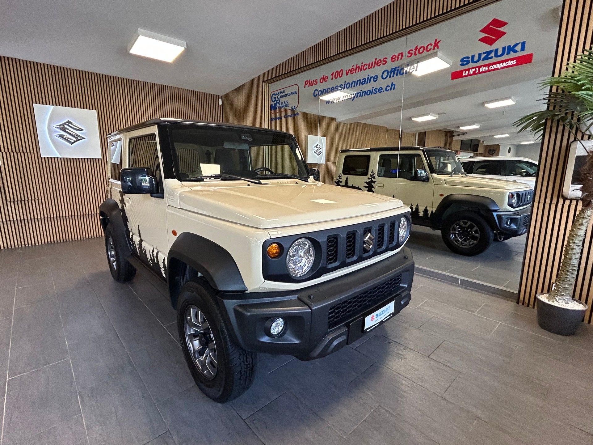 SUZUKI Jimny 1.5 Compact Top Automatique 4 Place/4Platz-image-1