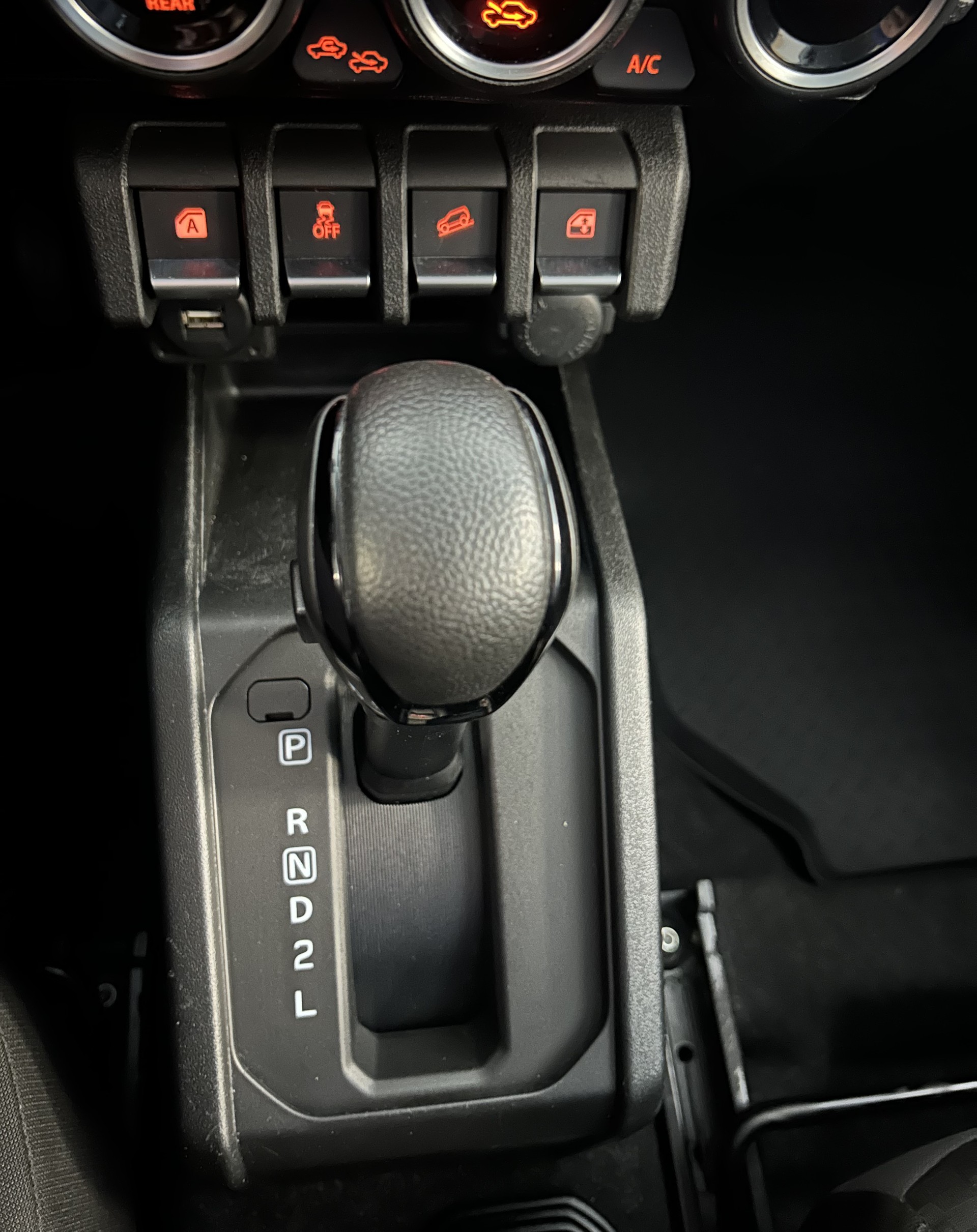 SUZUKI Jimny 1.5 Compact Top Automatique 4 Place/4Platz-image-11
