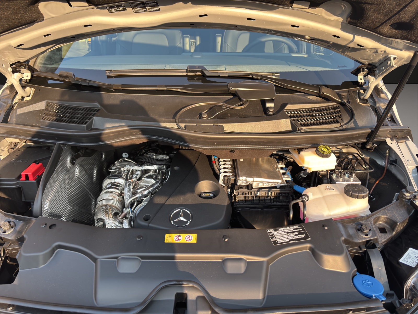 MERCEDES-BENZ V 300 d lang 4Matic Swiss Edition 9G-Tronic-image-11
