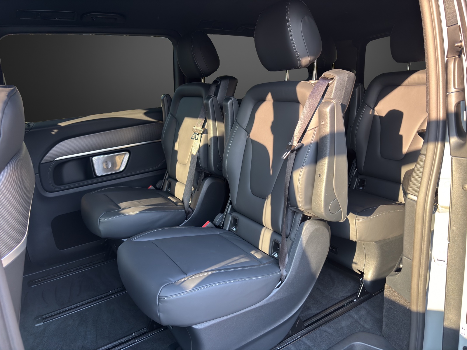 MERCEDES-BENZ V 300 d lang 4Matic Swiss Edition 9G-Tronic-image-10