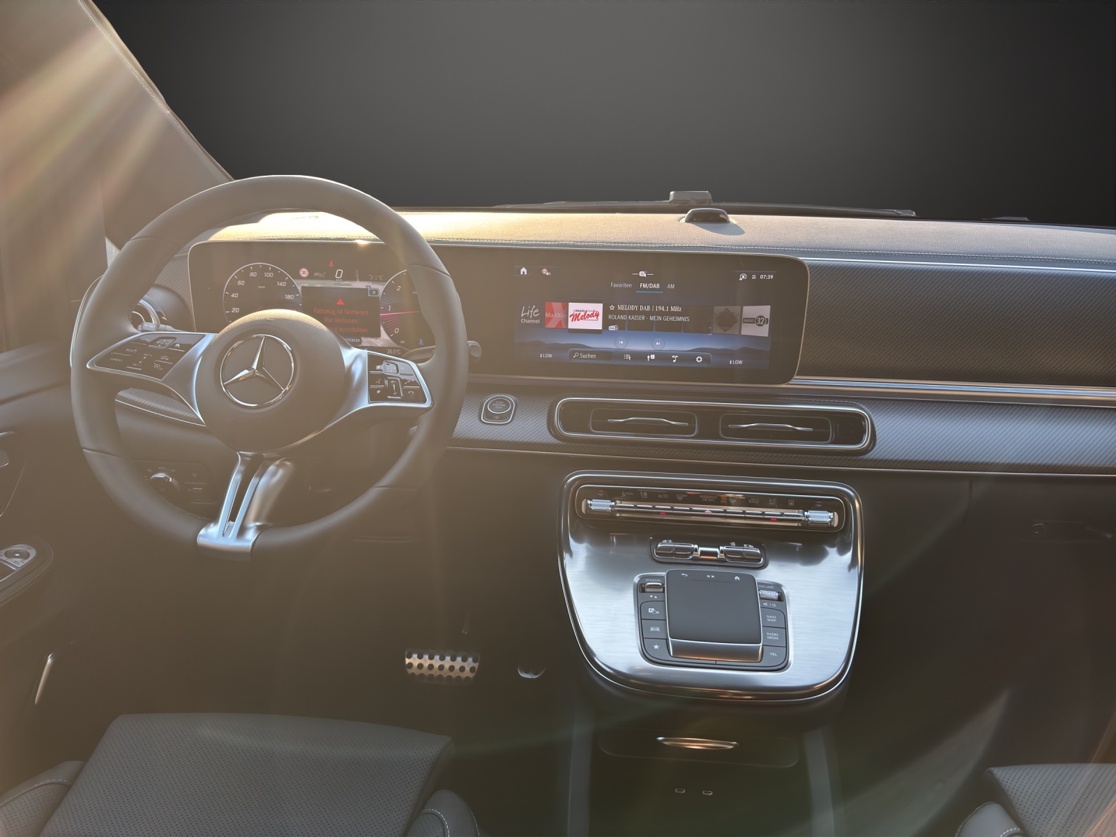 MERCEDES-BENZ V 300 d lang 4Matic Swiss Edition 9G-Tronic-image-8