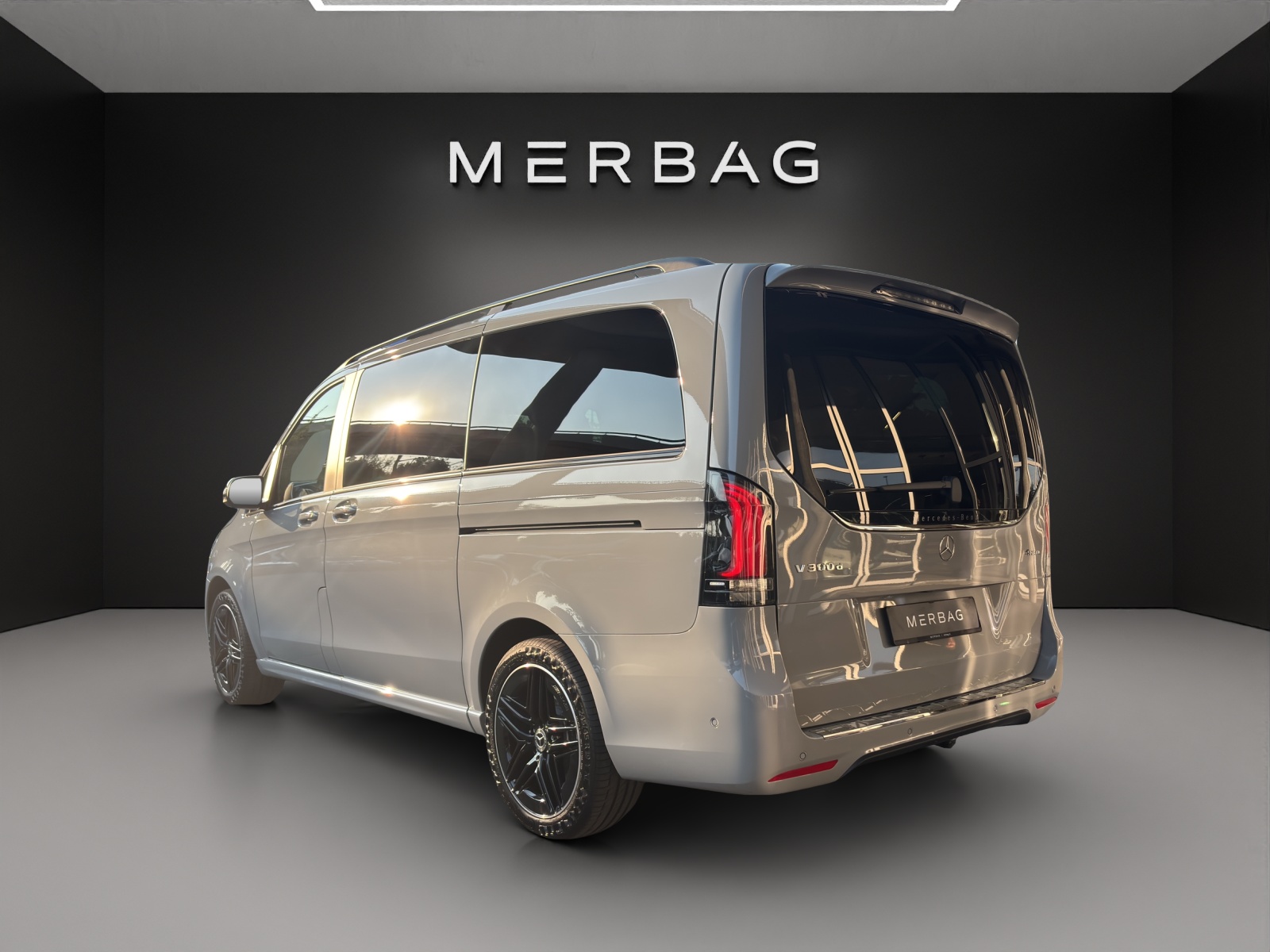 MERCEDES-BENZ V 300 d lang 4Matic Swiss Edition 9G-Tronic-image-3