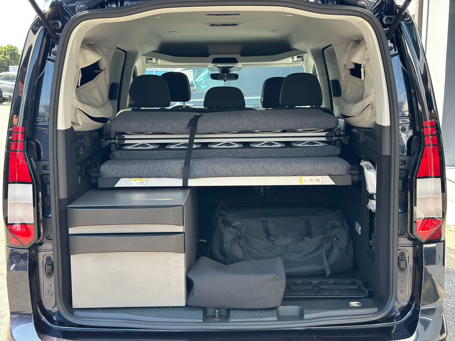 VW Caddy Maxi 2.0 TDI California Spirit DSG-image-8