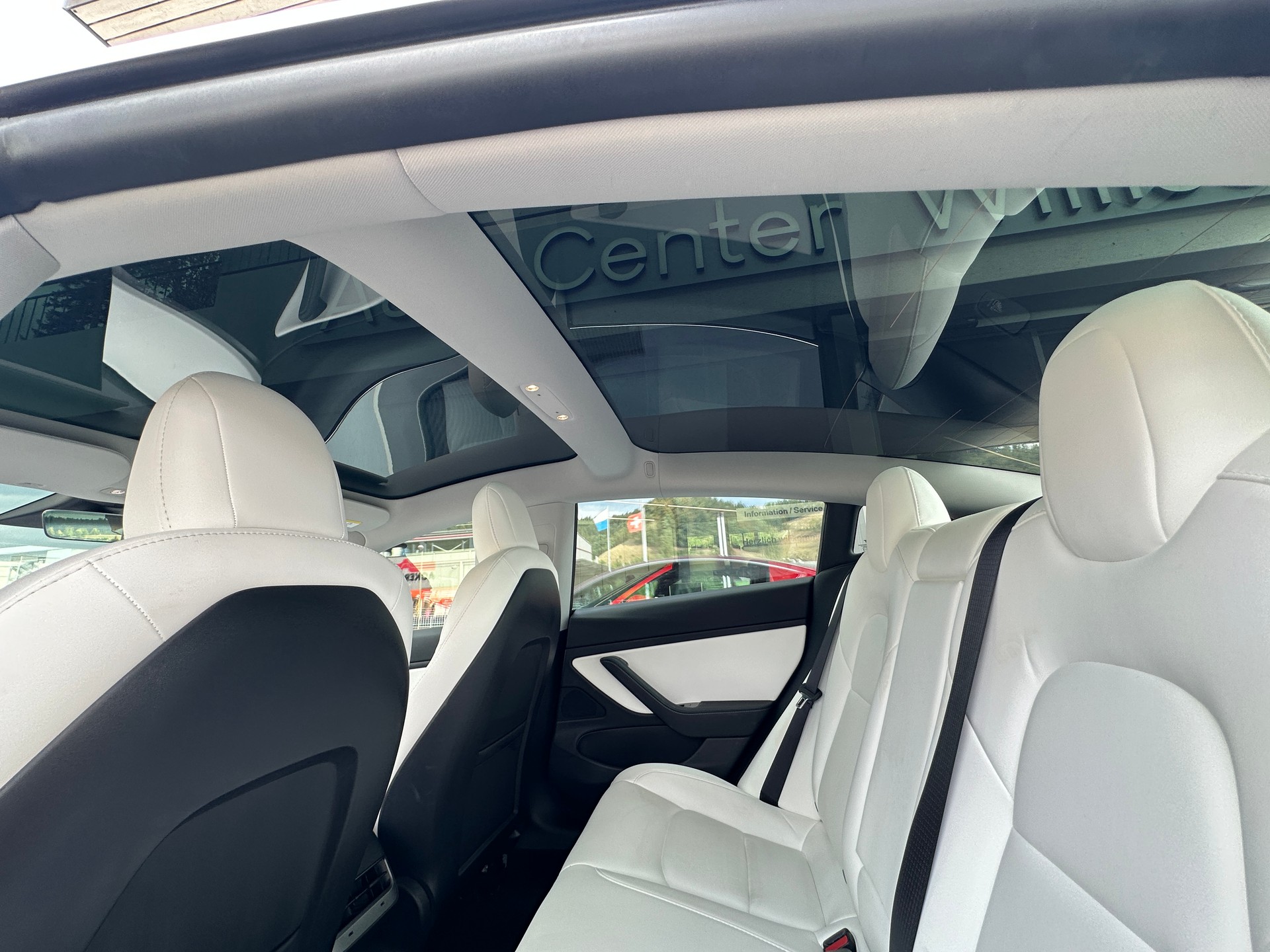 TESLA Model 3 Long Range Dual Motor AWD-image-17