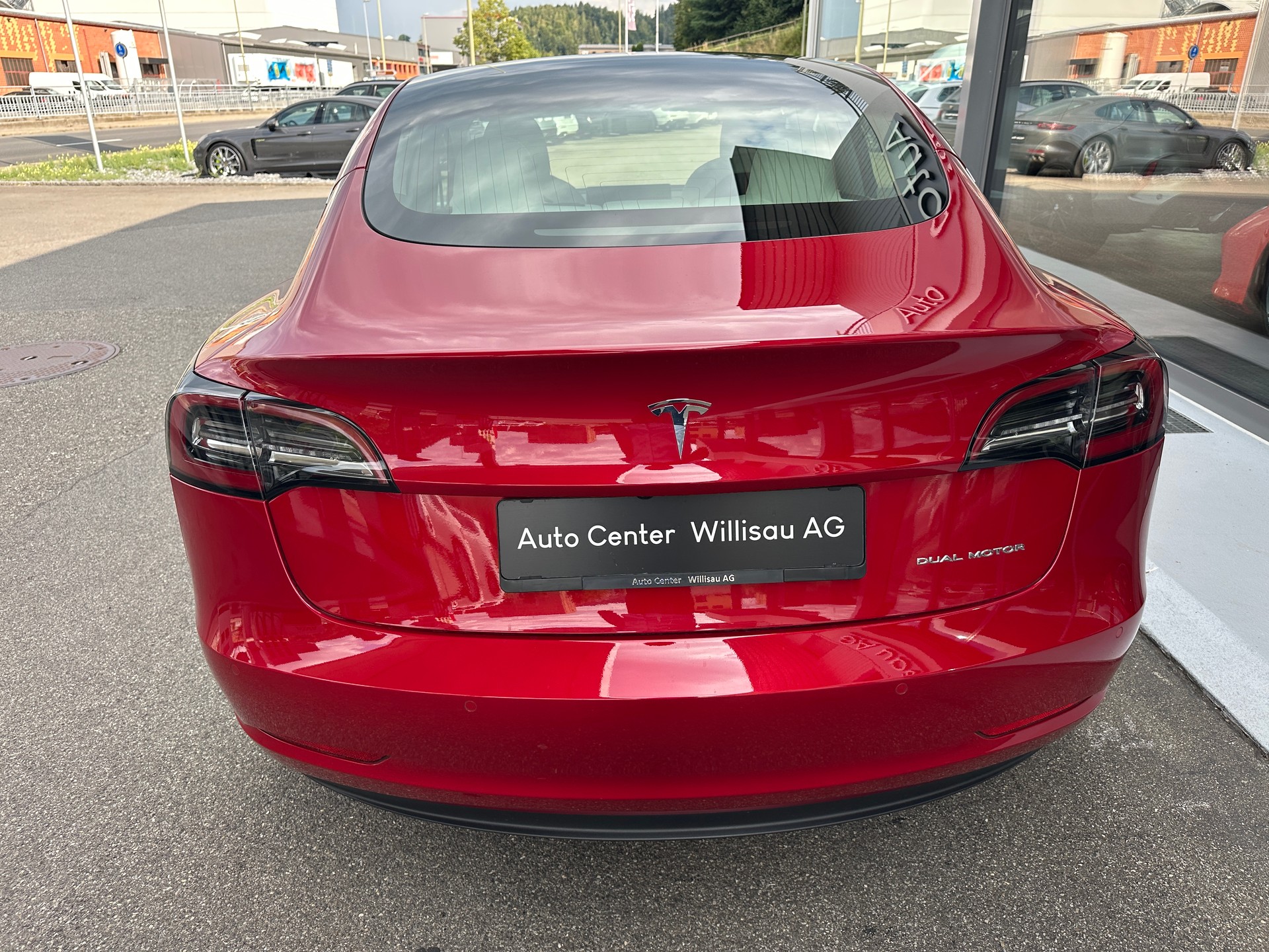 TESLA Model 3 Long Range Dual Motor AWD-image-8
