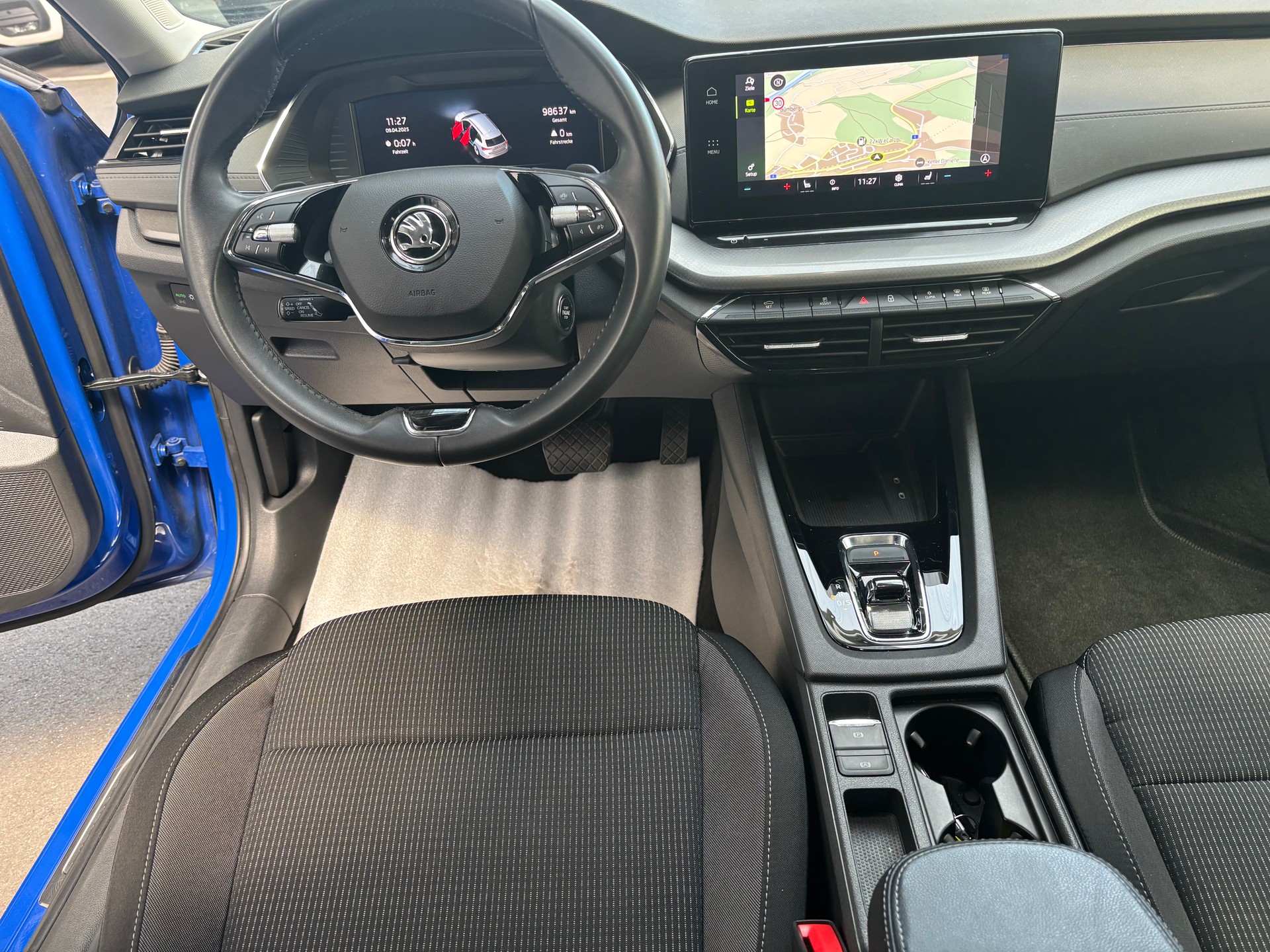SKODA Octavia Combi 2.0 TDI DSG Ambition-image-5
