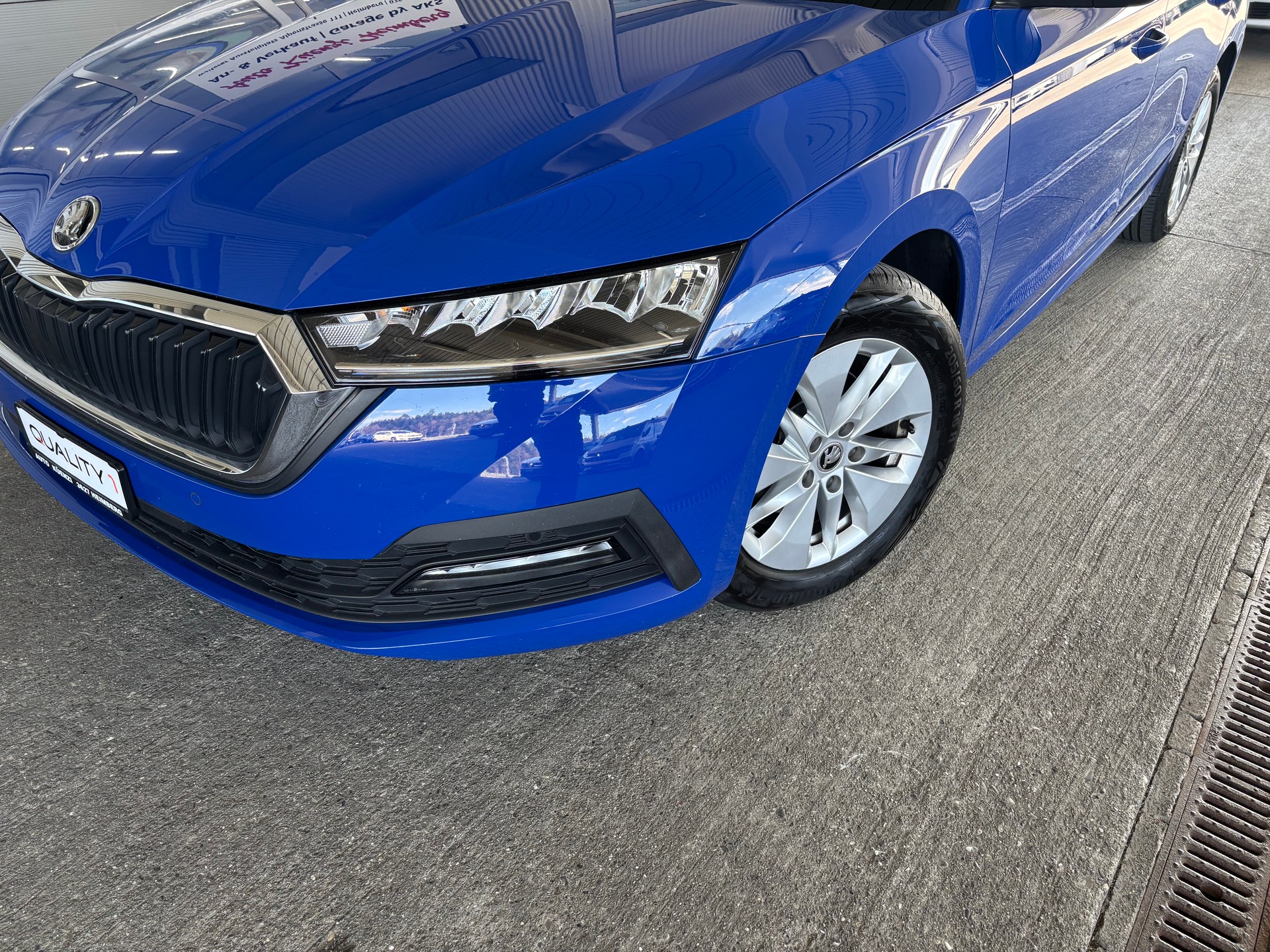 SKODA Octavia Combi 2.0 TDI DSG Ambition-image-4