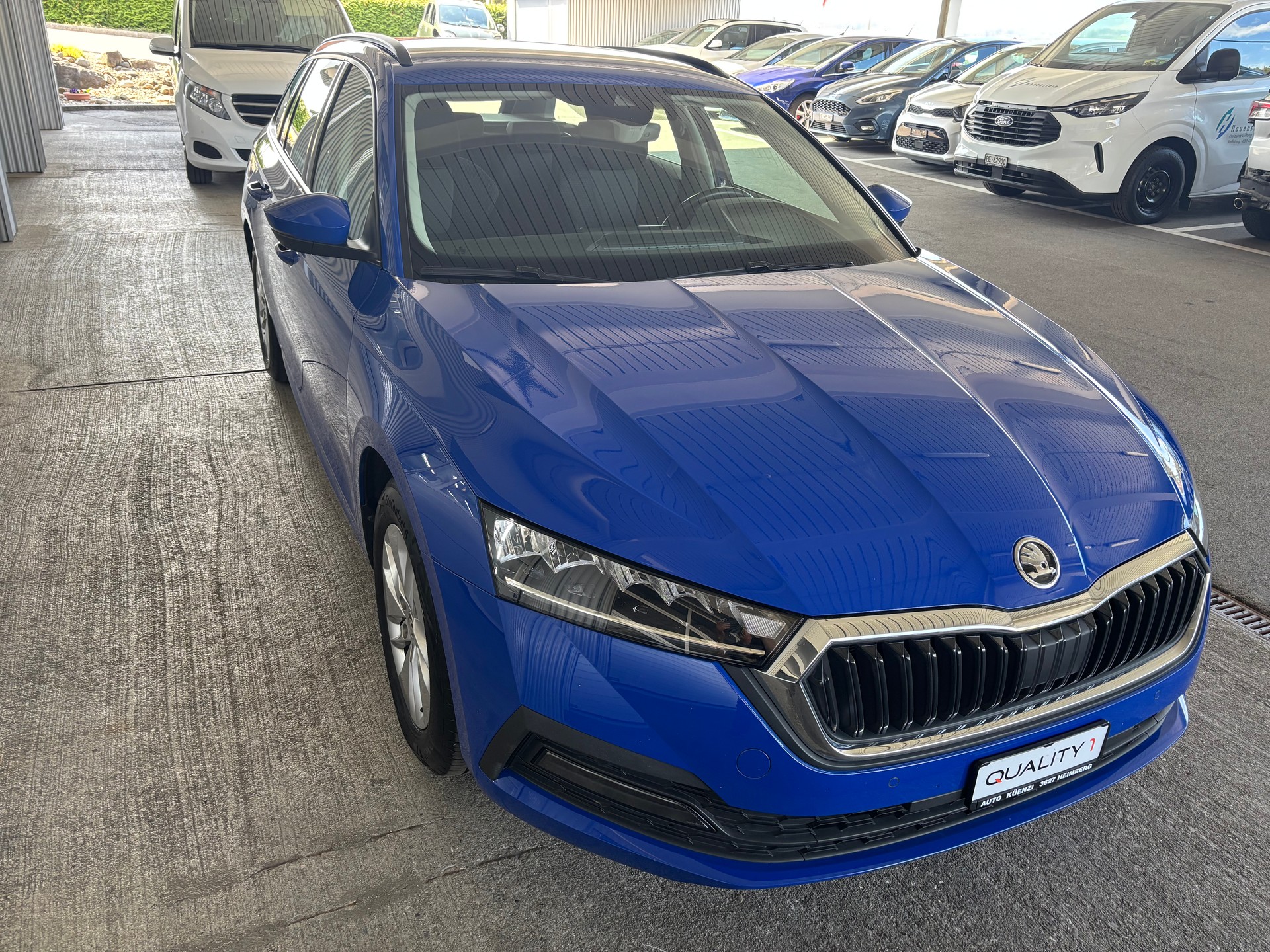 SKODA Octavia Combi 2.0 TDI DSG Ambition-image-1
