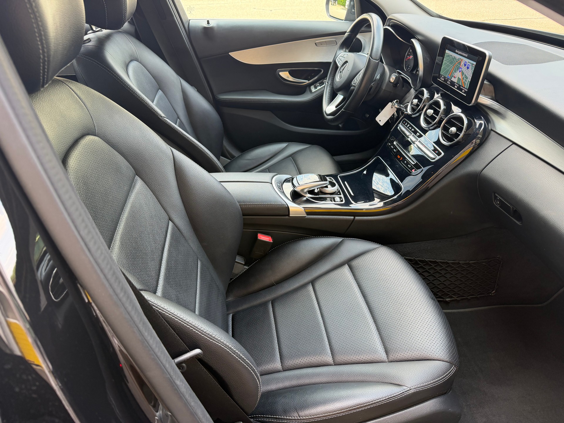 MERCEDES-BENZ C 180-image-8