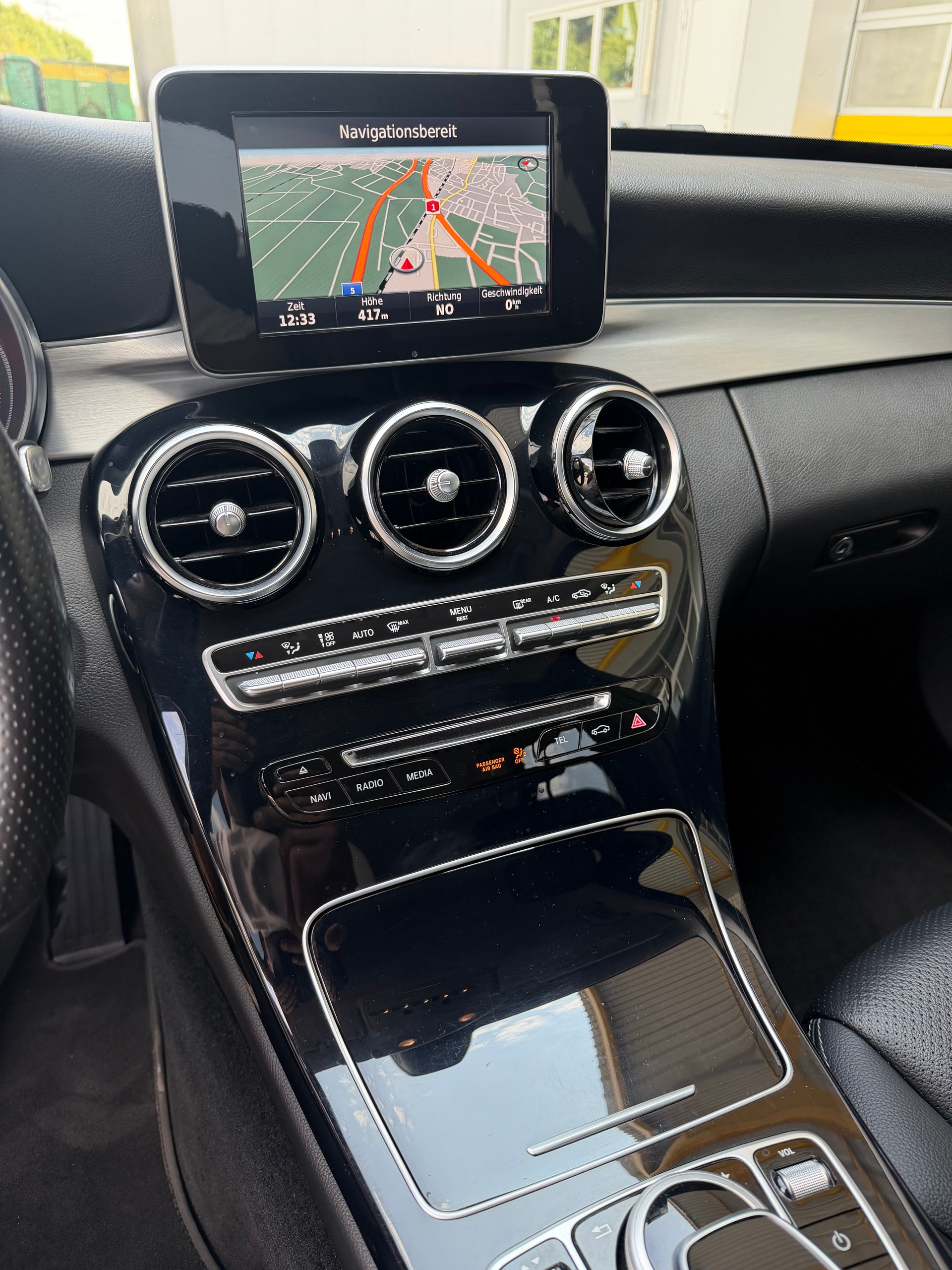 MERCEDES-BENZ C 180-image-11