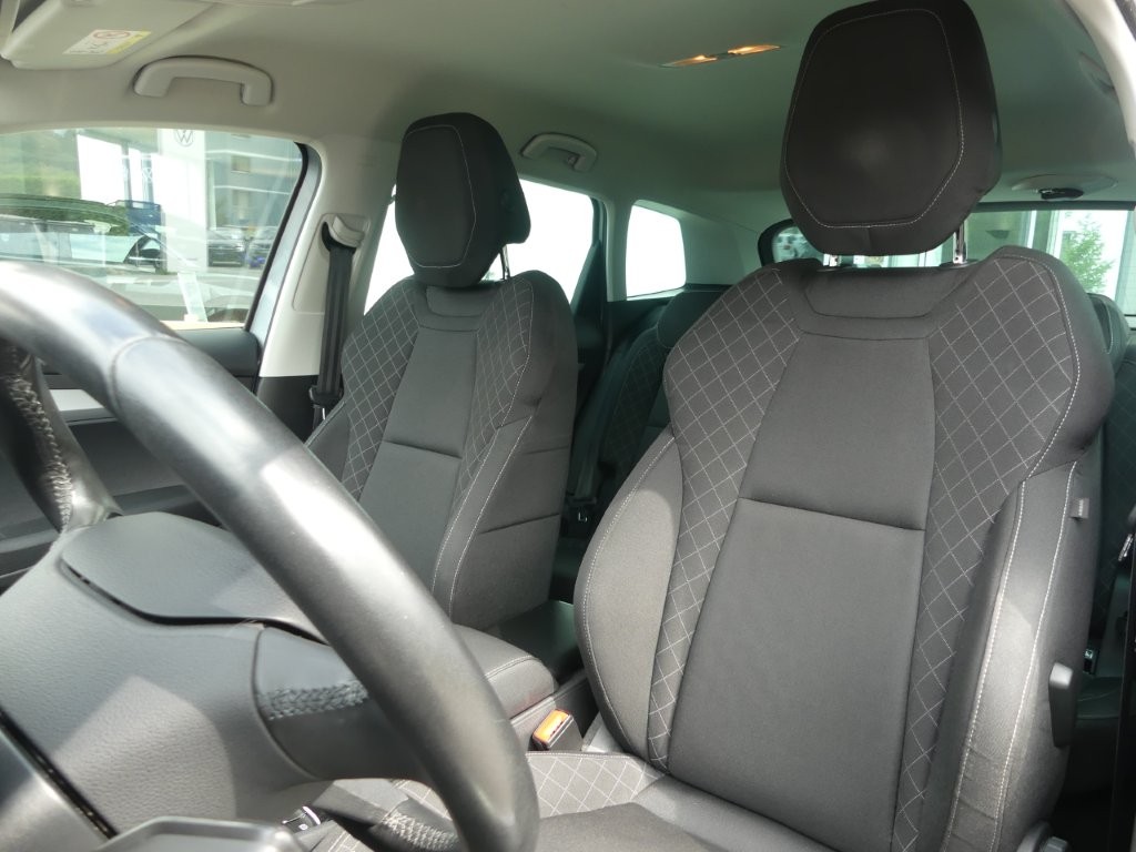 SKODA Karoq 1.5 TSI ACT Ambition DSG-image-10
