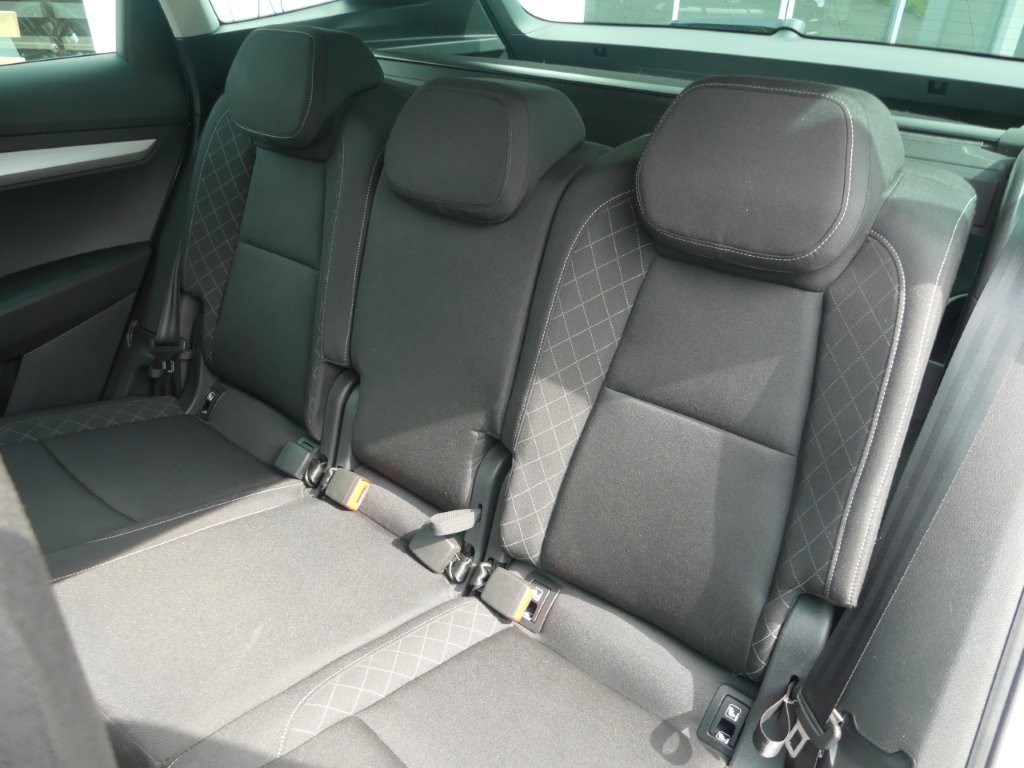 SKODA Karoq 1.5 TSI ACT Ambition DSG-image-12