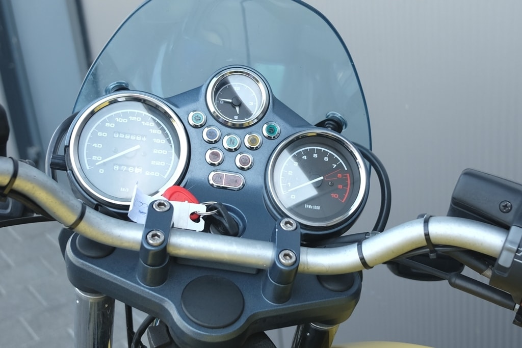 BMW R1150R-showroom-element-3