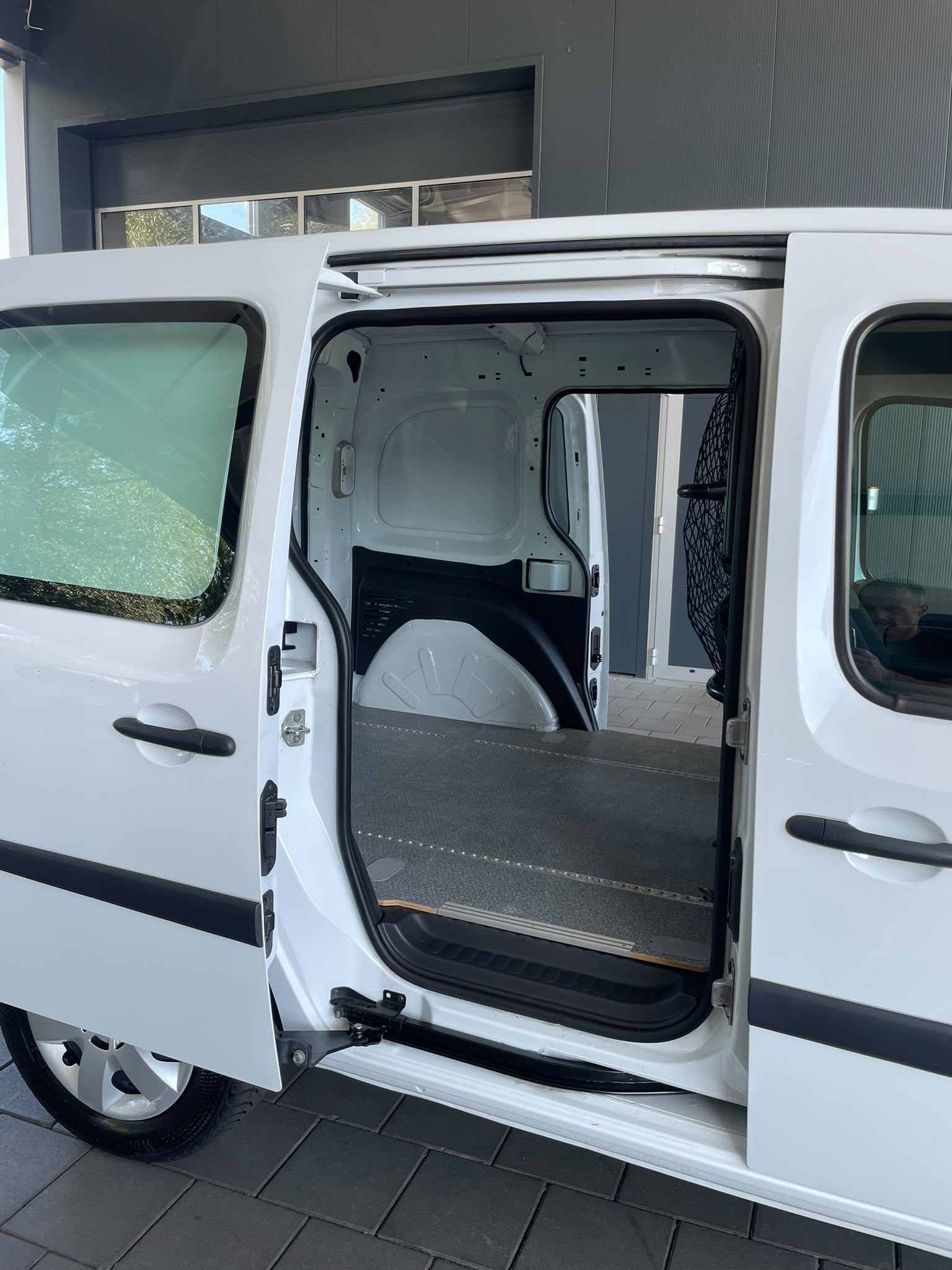 RENAULT KANGOO Expr. 1.5 dCi 95 Limited S/S-image-6