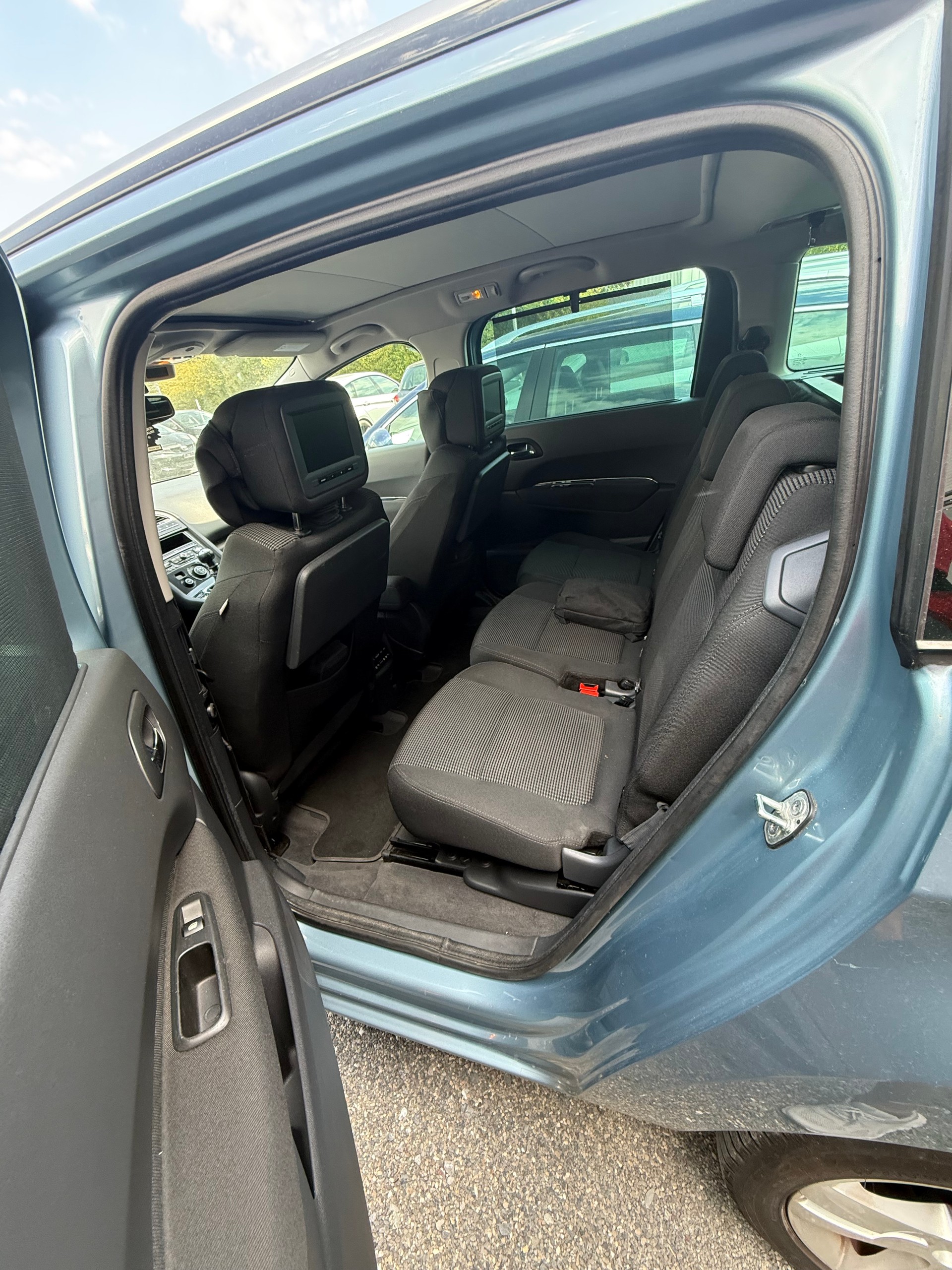 PEUGEOT 5008 1.6 16V T Sport Pack-image-11