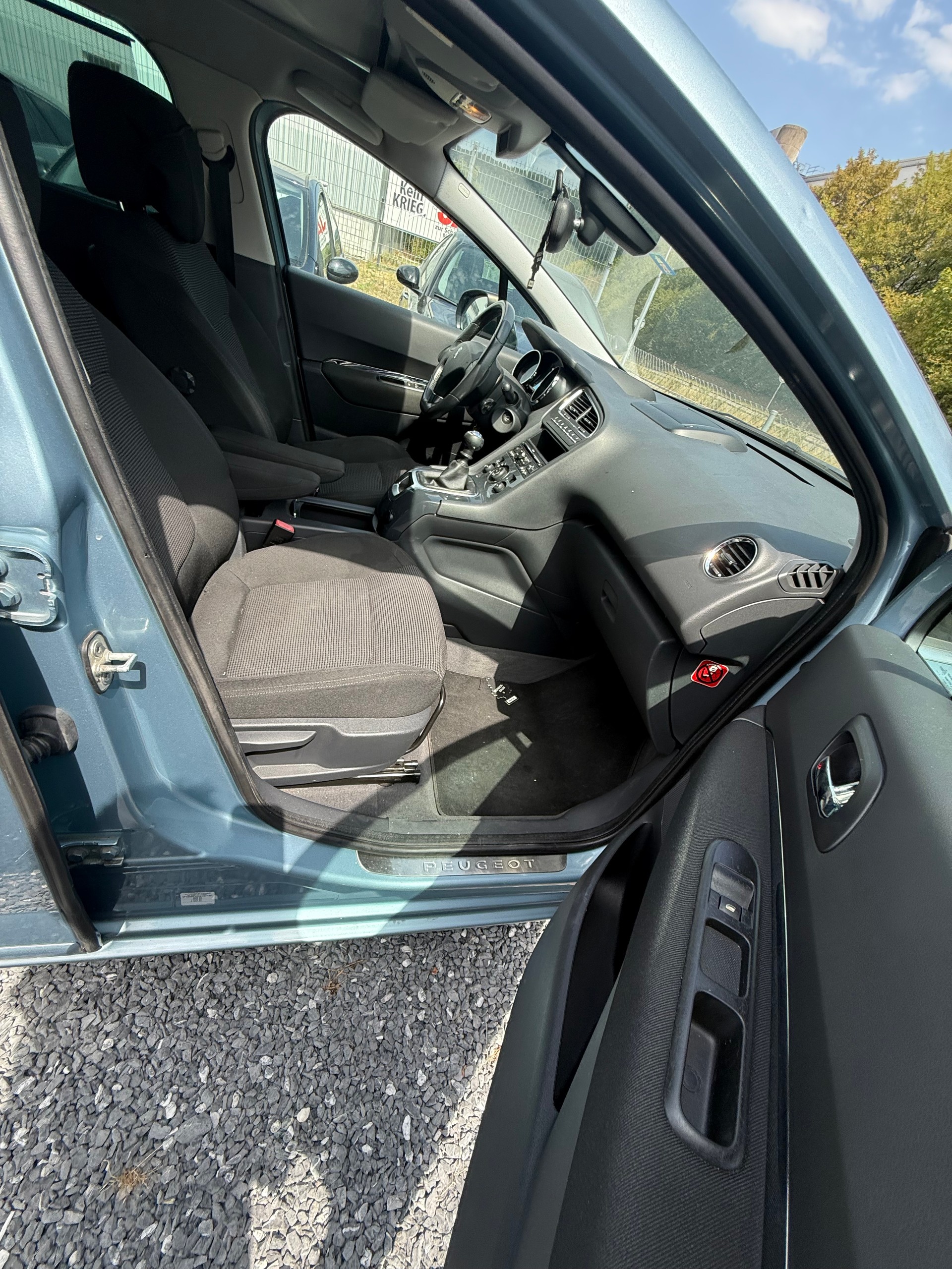 PEUGEOT 5008 1.6 16V T Sport Pack-image-6