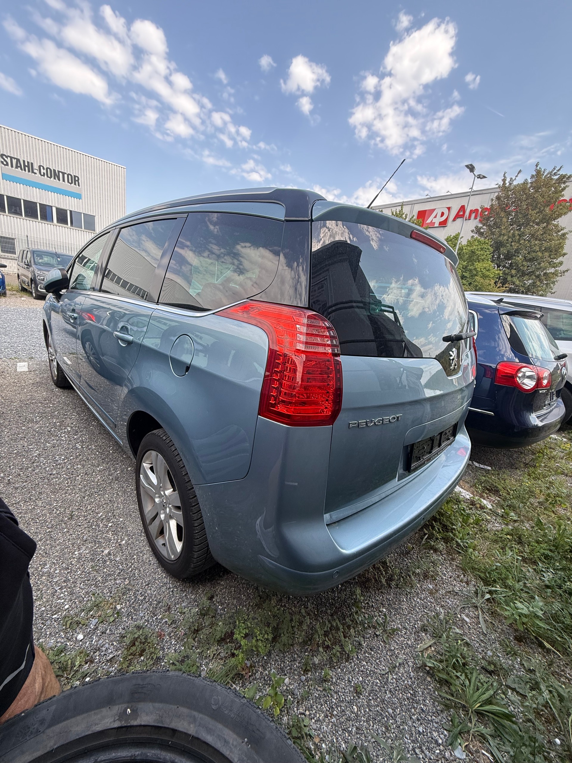 PEUGEOT 5008 1.6 16V T Sport Pack-image-3