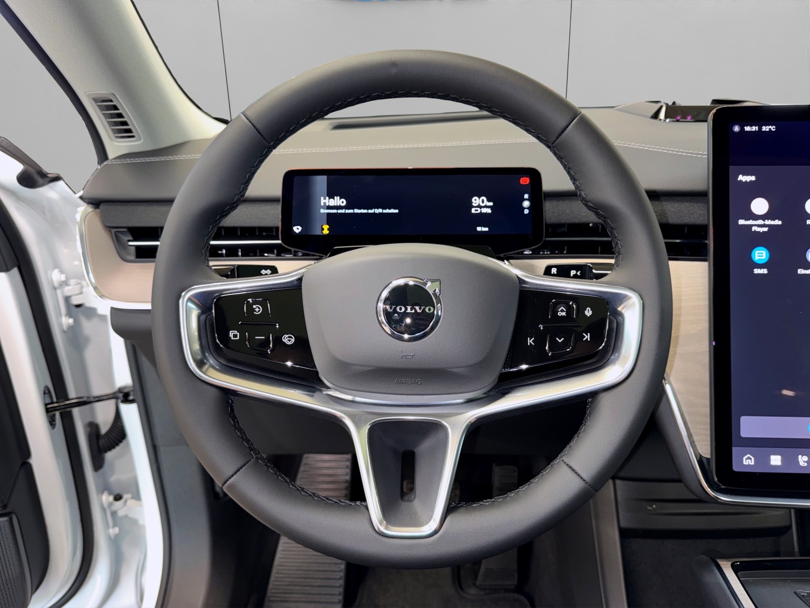 VOLVO EX90 Twin Ultra AWD-image-7