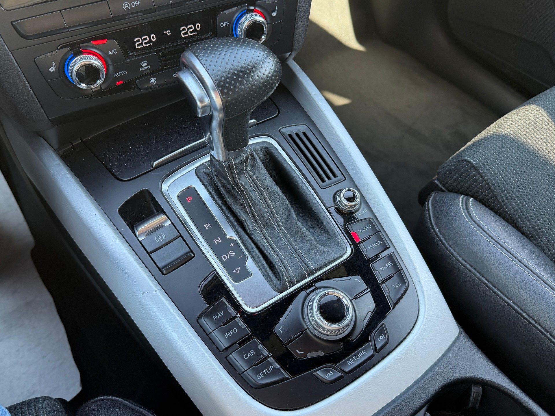 AUDI Q5 2.0 TFSI quattro tiptronic-image-19